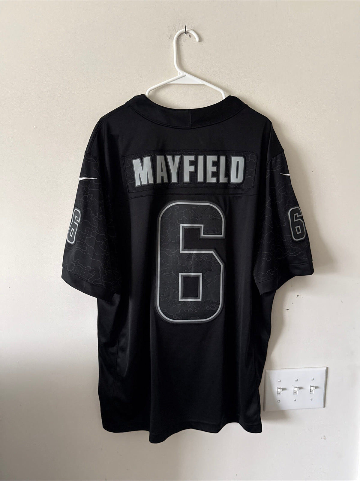 Men’s Nike Baker Mayfield #6 Cleveland Browns RFLCTV Lmtd Jersey Sz XL - RARE - Kyle’s Football Cards