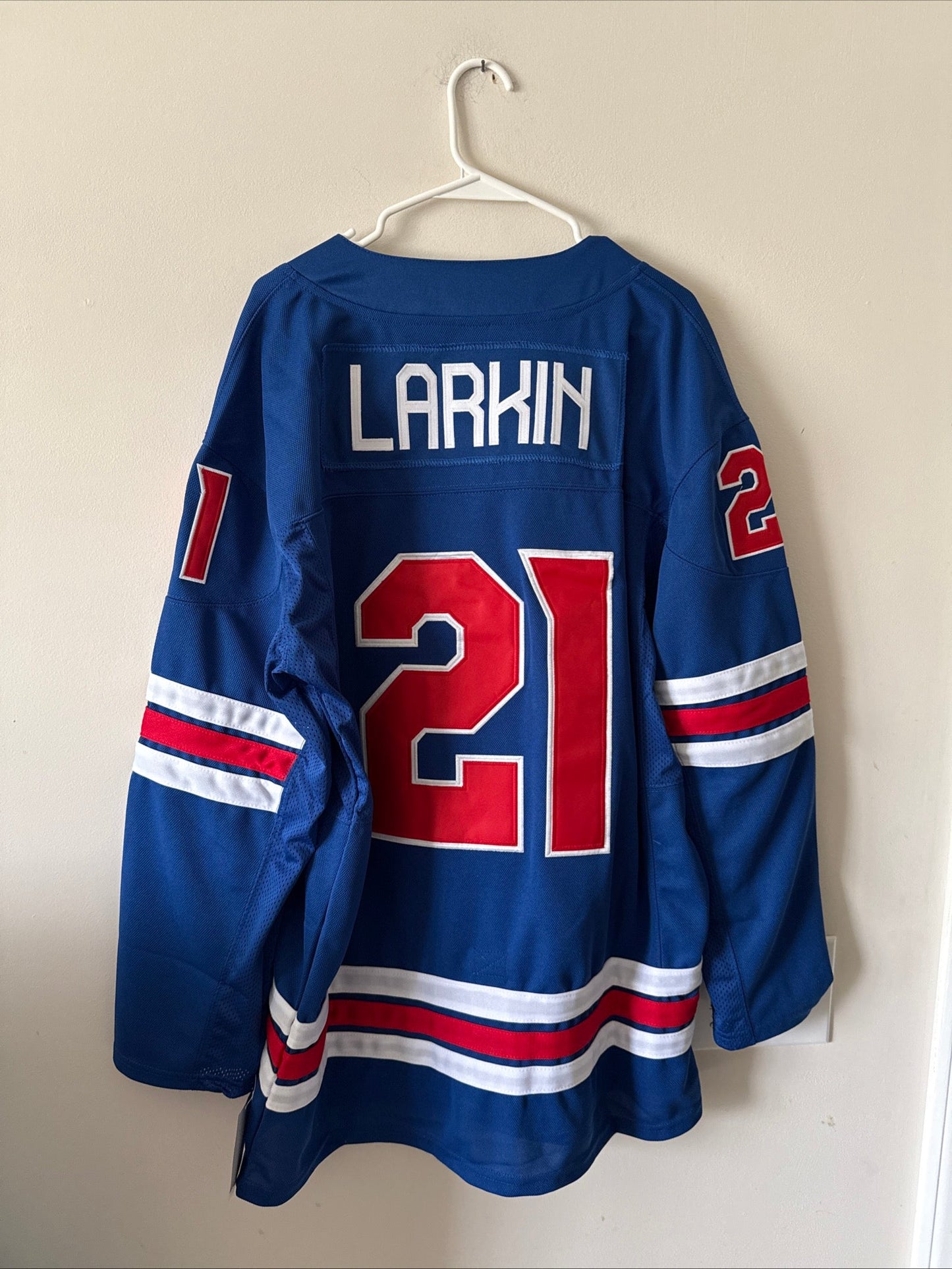 Men’s Nike Dylan Larkin 21 Team USA Hockey 2026 Olympics Jersey Sz XL NWT RARE - Kyle’s Football Cards