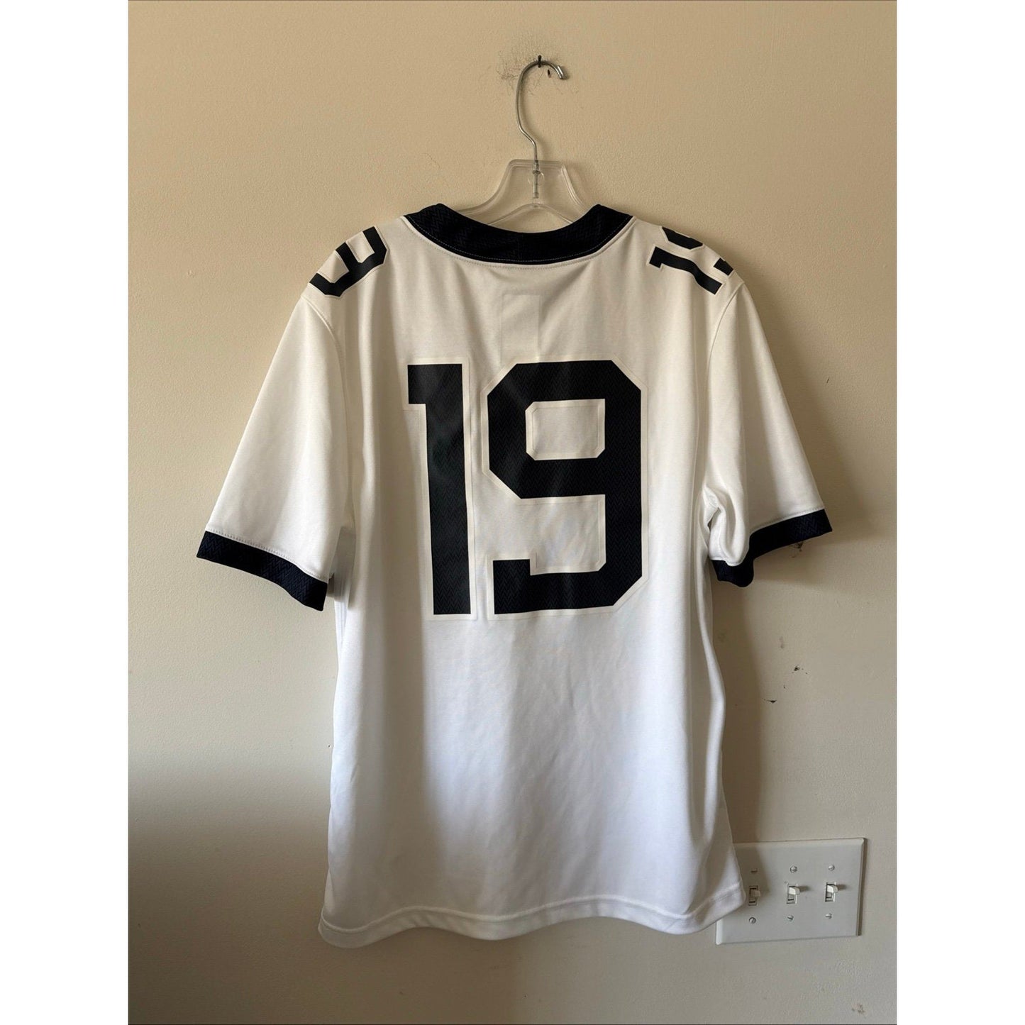 Men’s Nike West Virginia Mountaineers 19 Football NCAA Jersey Sz M - White RARE - Kyle’s Football Cards