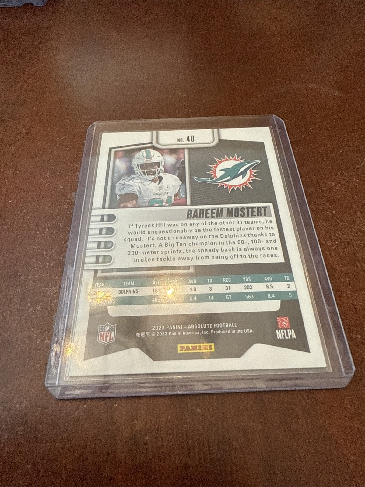 2023 Absolute Raheem Mostert /25 #40 Gold Foil Dolphins