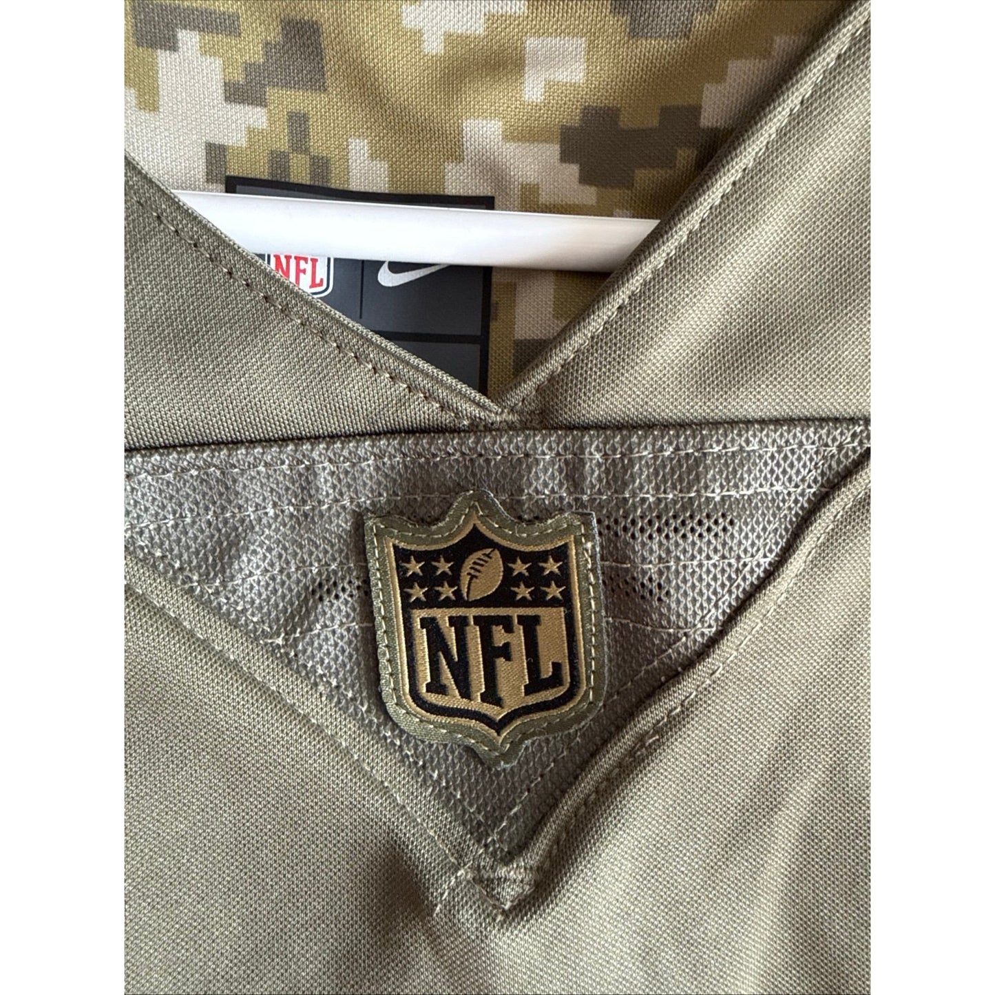 Men's Nike D.J. Moore #2 Carolina Panthers Salute To Service Jersey Sz L - RARE