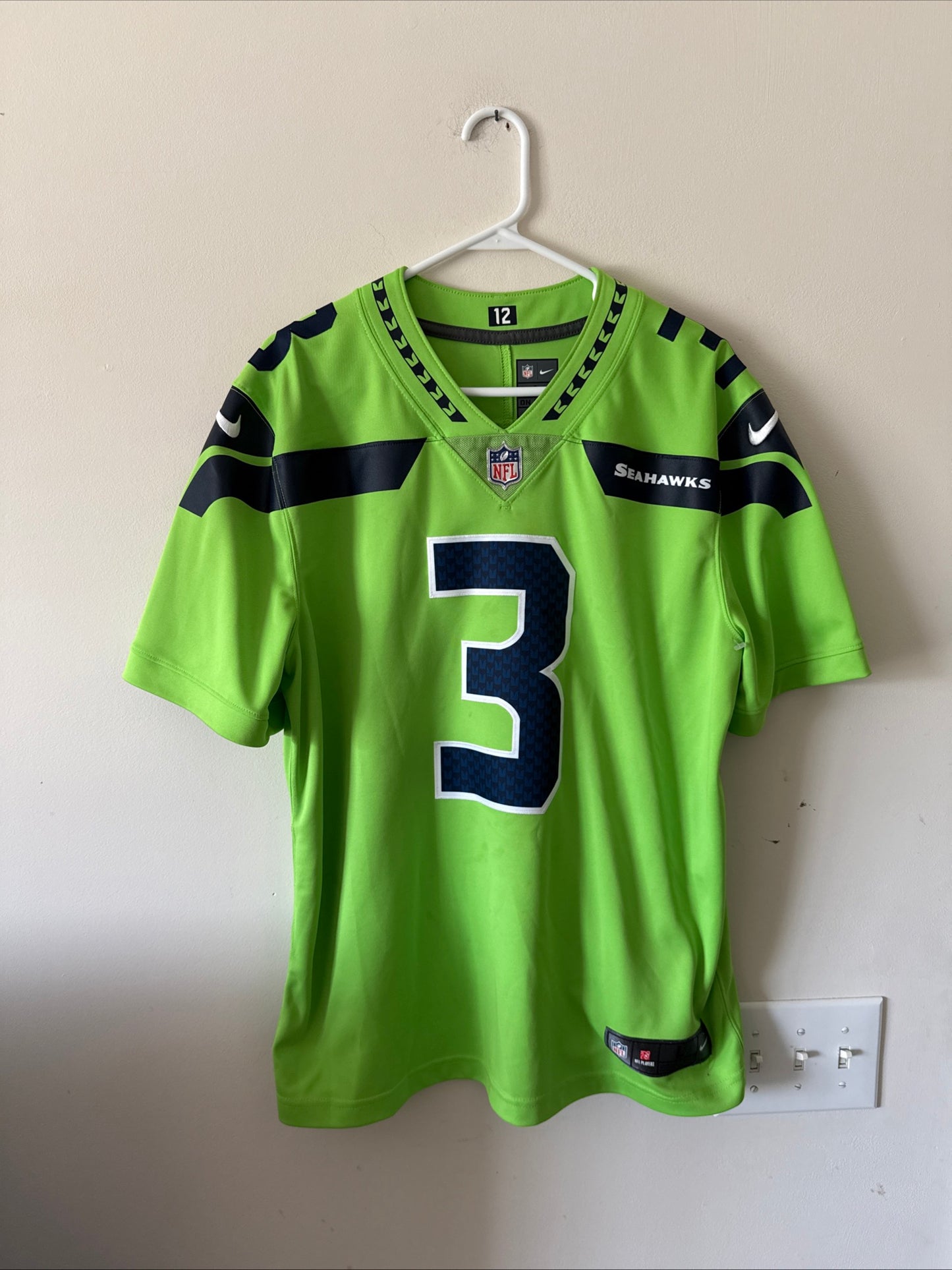 Men’s Nike Russell Wilson #3 Seattle Seahawks Color Rush Vapor Lmtd Jersey Sz L