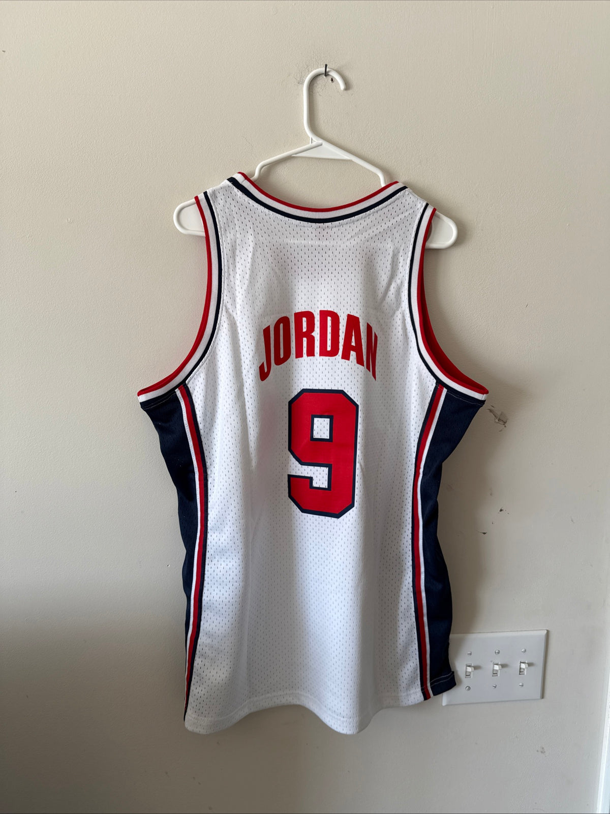 Men’s Mitchell & Ness Michael Jordan #9 1992 Dream Team Jersey Sz L - NWT RARE