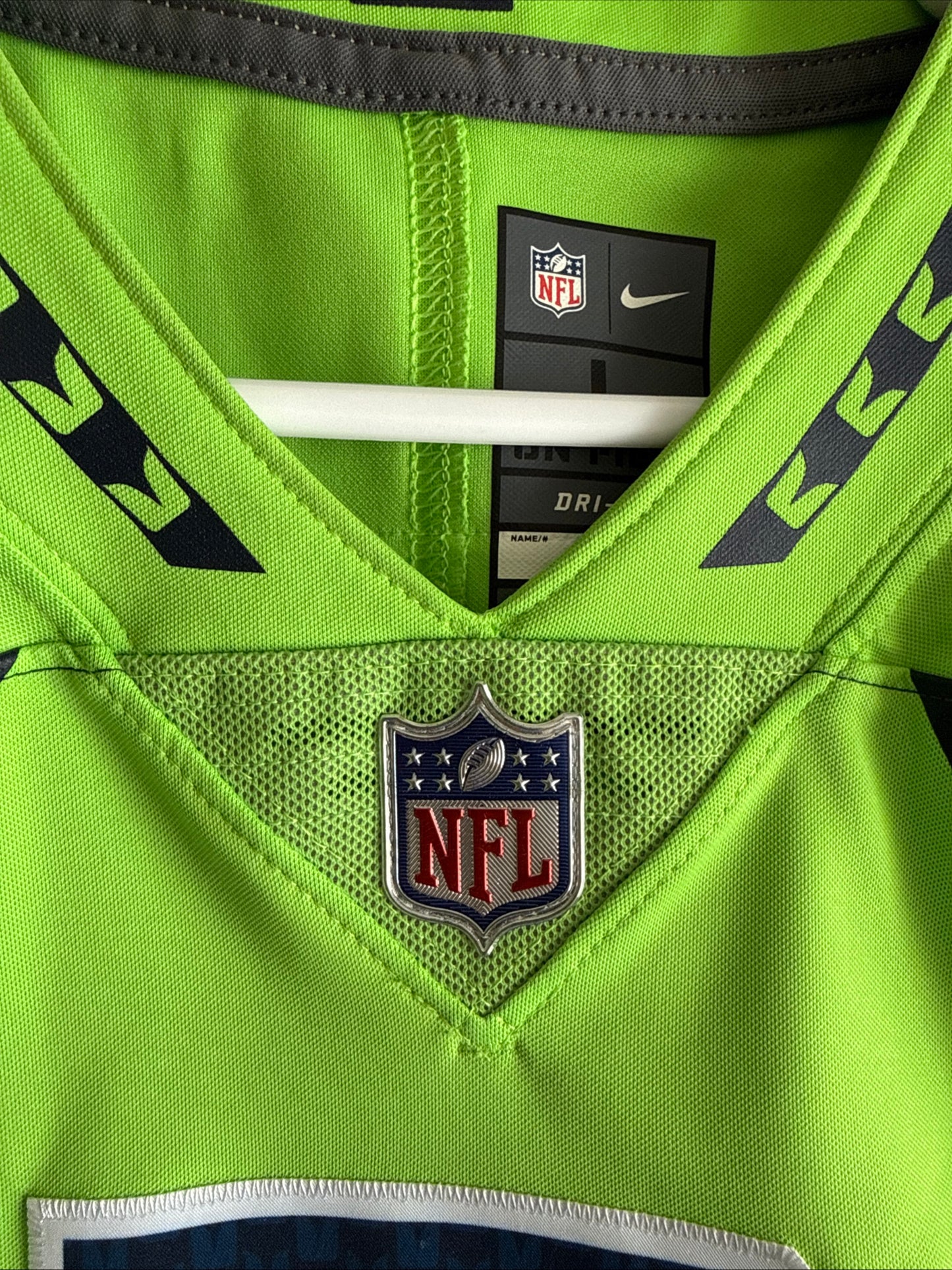 Men’s Nike Russell Wilson #3 Seattle Seahawks Color Rush Vapor Lmtd Jersey Sz L