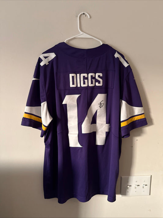 Men’s Nike Stefon Diggs #14 Autographed Vikings Vapor Lmtd Jersey Sz XL - RARE