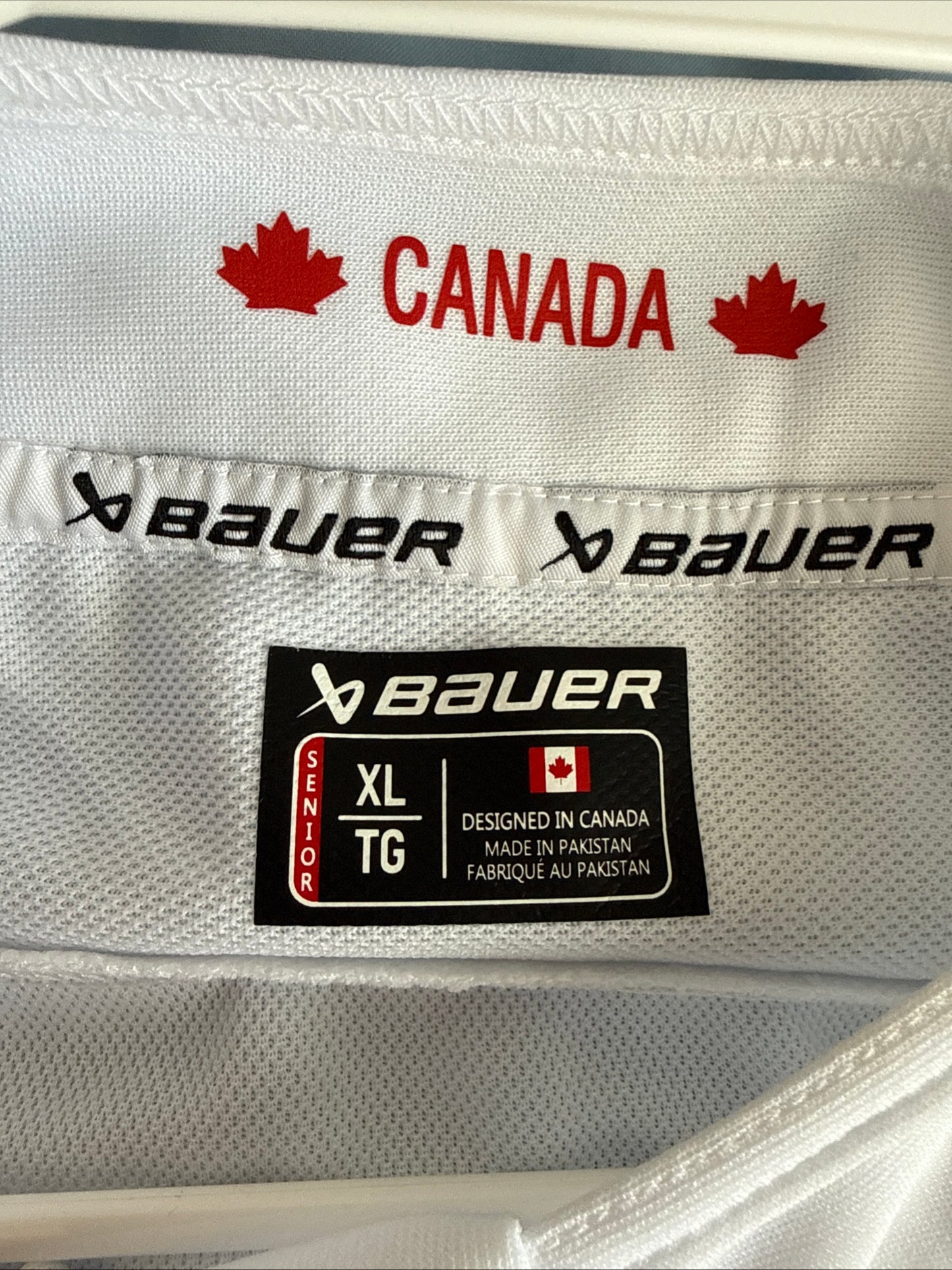 Men’s Bauer Nathan MacKinnon #29 Team Canada 2026 Winter Olympics Jersey Sz XL