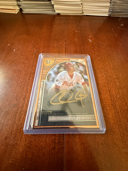2025 Topps Museum Collection Chase Utley Gold Framed Auto Gold Ink /20 #FMA-CU