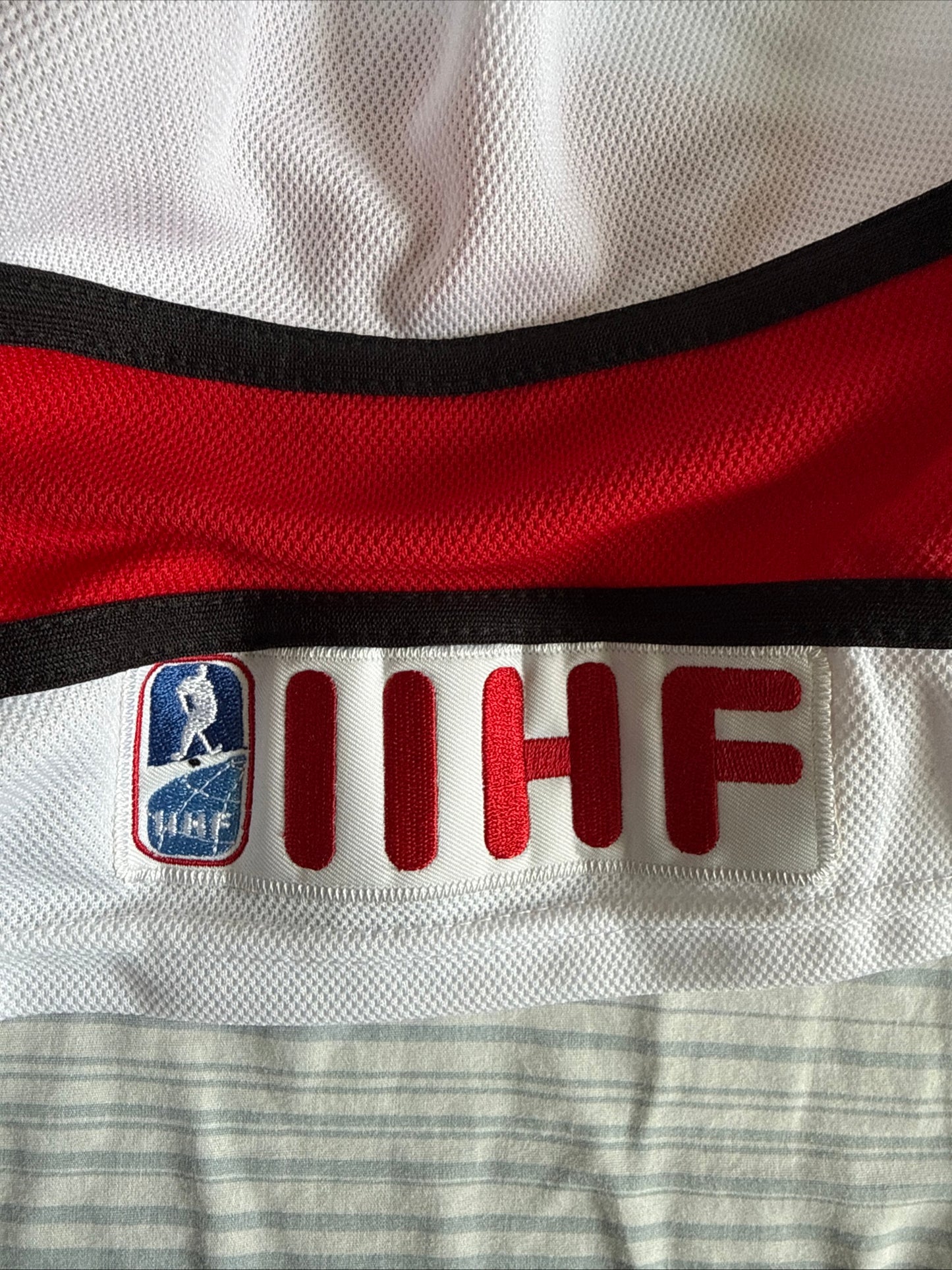 Men's Nike Connor Bedard #16 Team Canada IIHF World Junior Champ Jersey Sz L - RARE