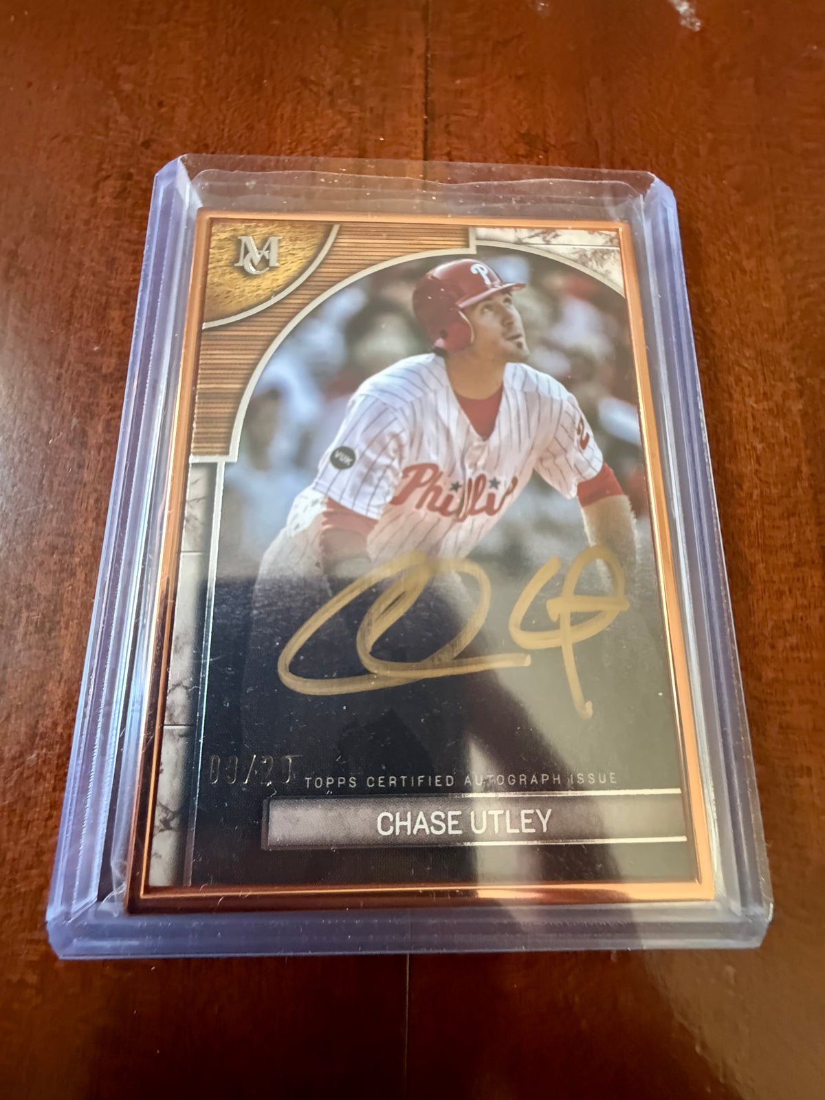 2025 Topps Museum Collection Chase Utley Gold Framed Auto Gold Ink /20 #FMA-CU
