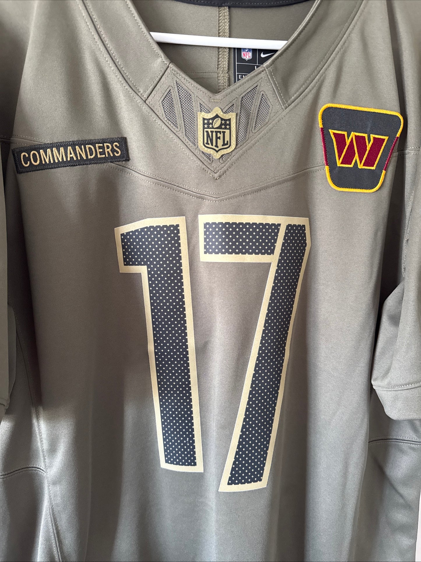 Men’s Nike Terry McLaurin #17 Commanders Salute to Service NFL Jersey Sz L RARE