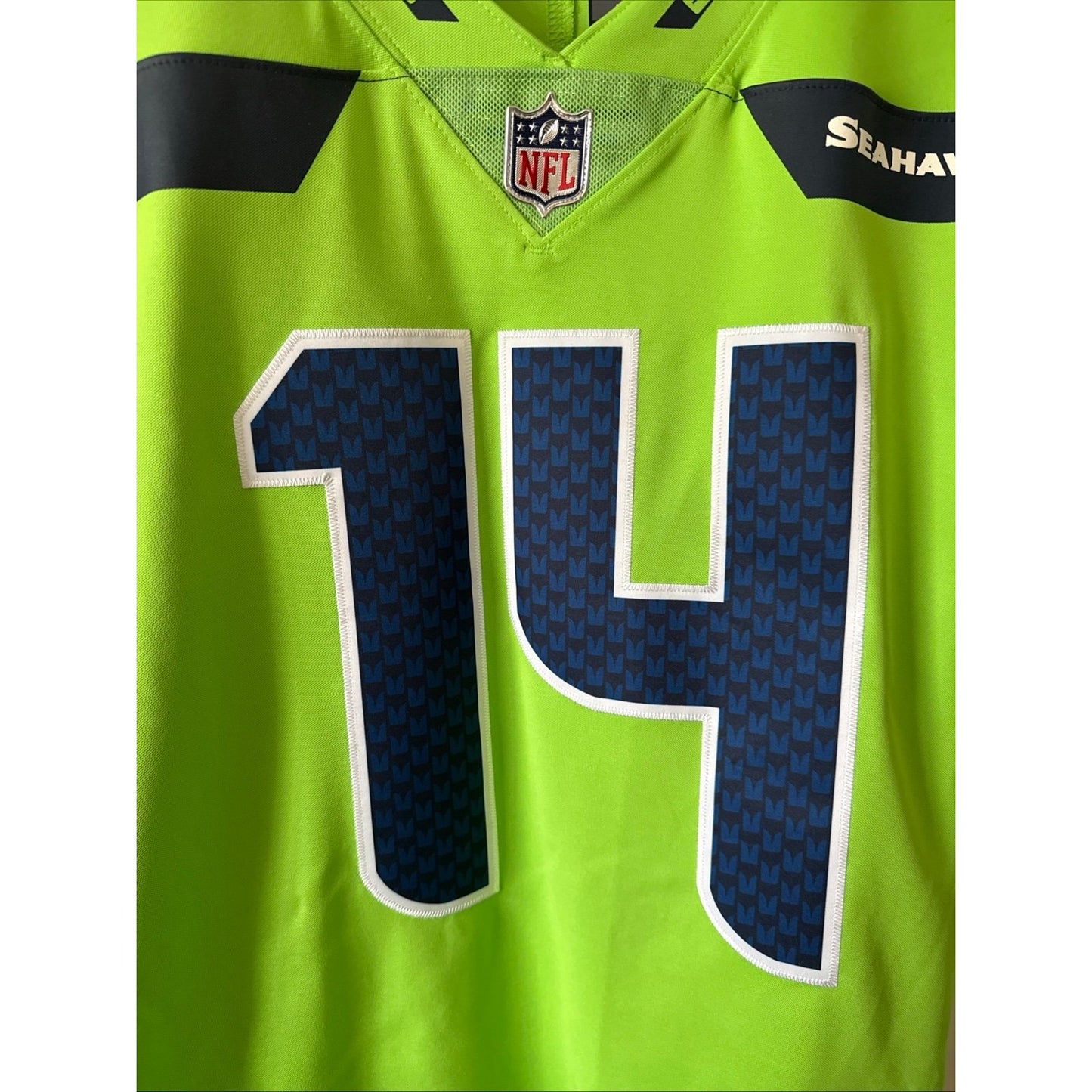 Men’s Nike DK Metcalf #14 Seattle Seahawks Vapor Limited NFL Jersey Sz L - Green