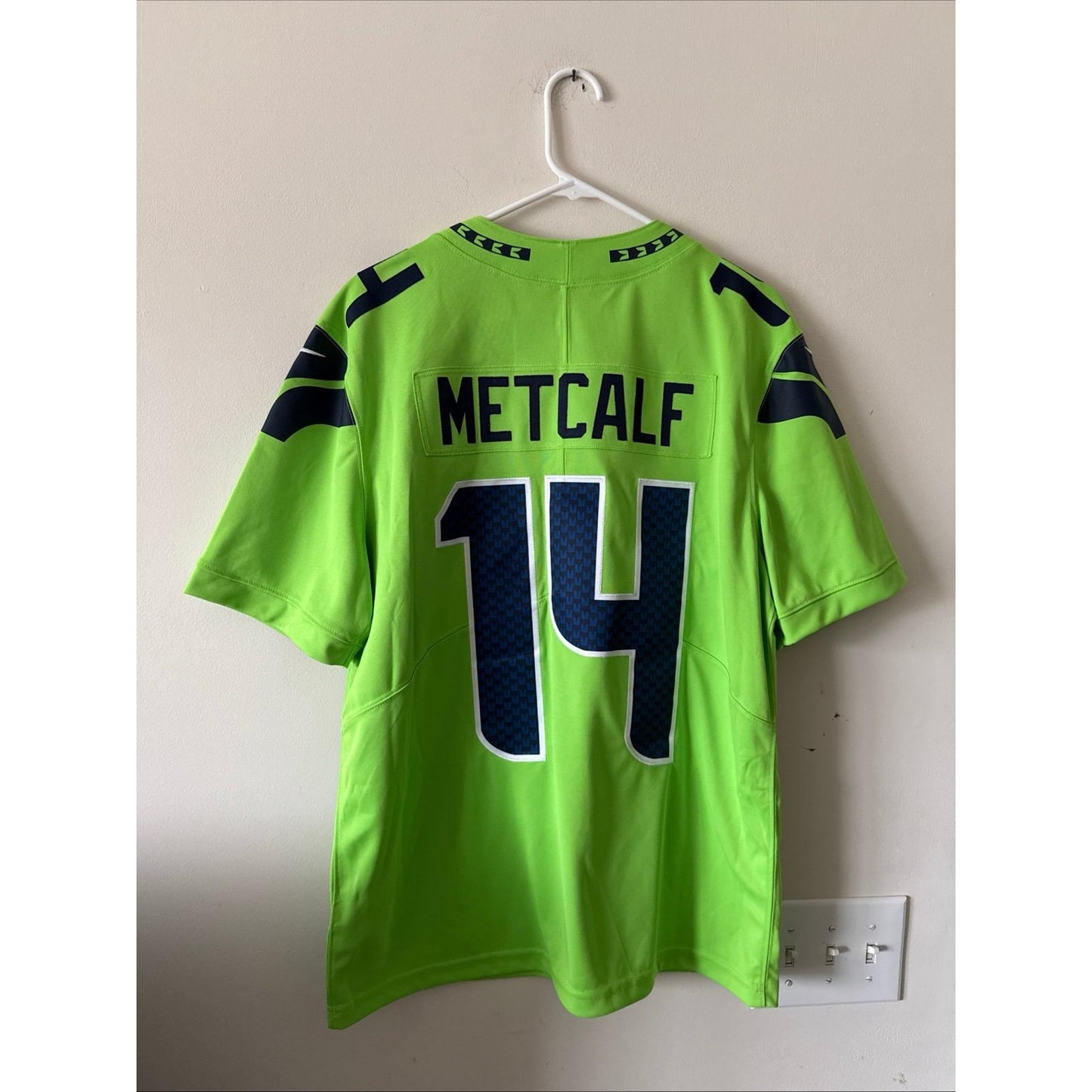 Men’s Nike DK Metcalf #14 Seattle Seahawks Vapor Limited NFL Jersey Sz L - Green