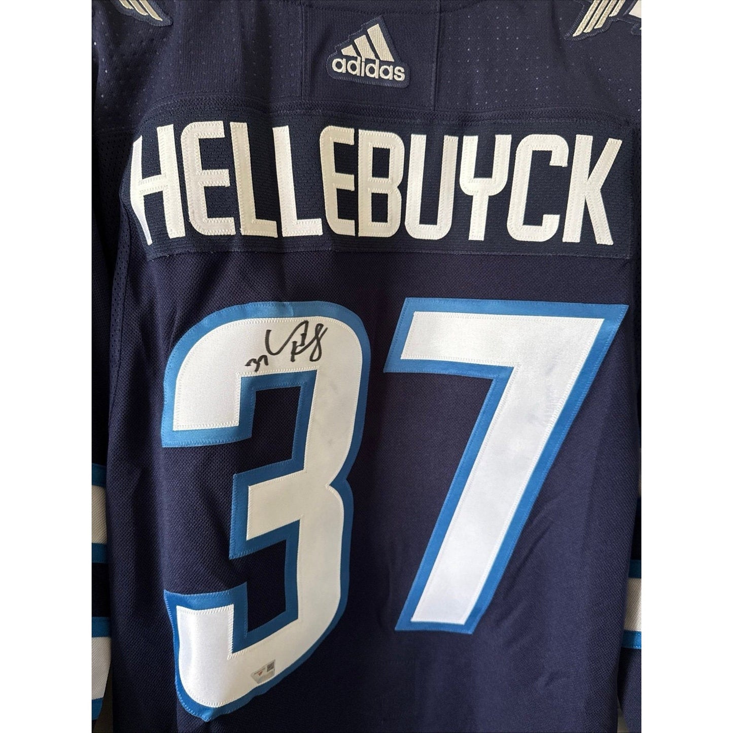 Men’s adidas Connor Hellebuyck 37 Winnipeg Jets Autographed Jersey Sz 54 - NWT - Kyle’s Football Cards