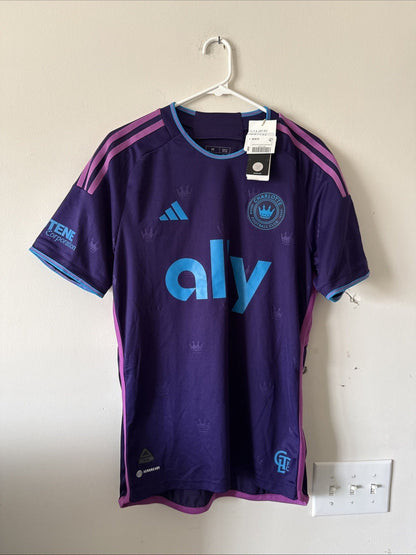 Men’s Adidas Scott Arfield 37 Charlotte FC Jersey Authentic 2023/2024 Sz M NWT - Kyle’s Football Cards