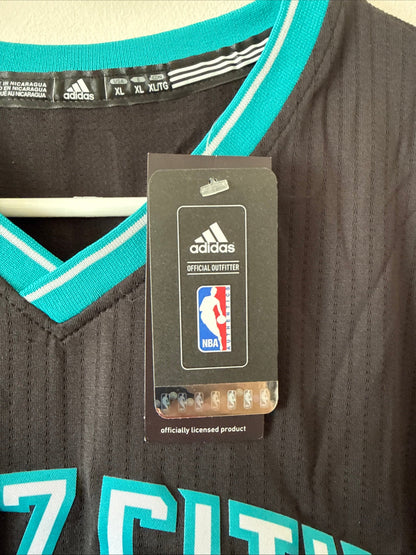 Men’s adidas Signed Kemba Walker 15 Hornets Rev30 Sleeved Jersey Sz XL - NWT - Kyle’s Football Cards