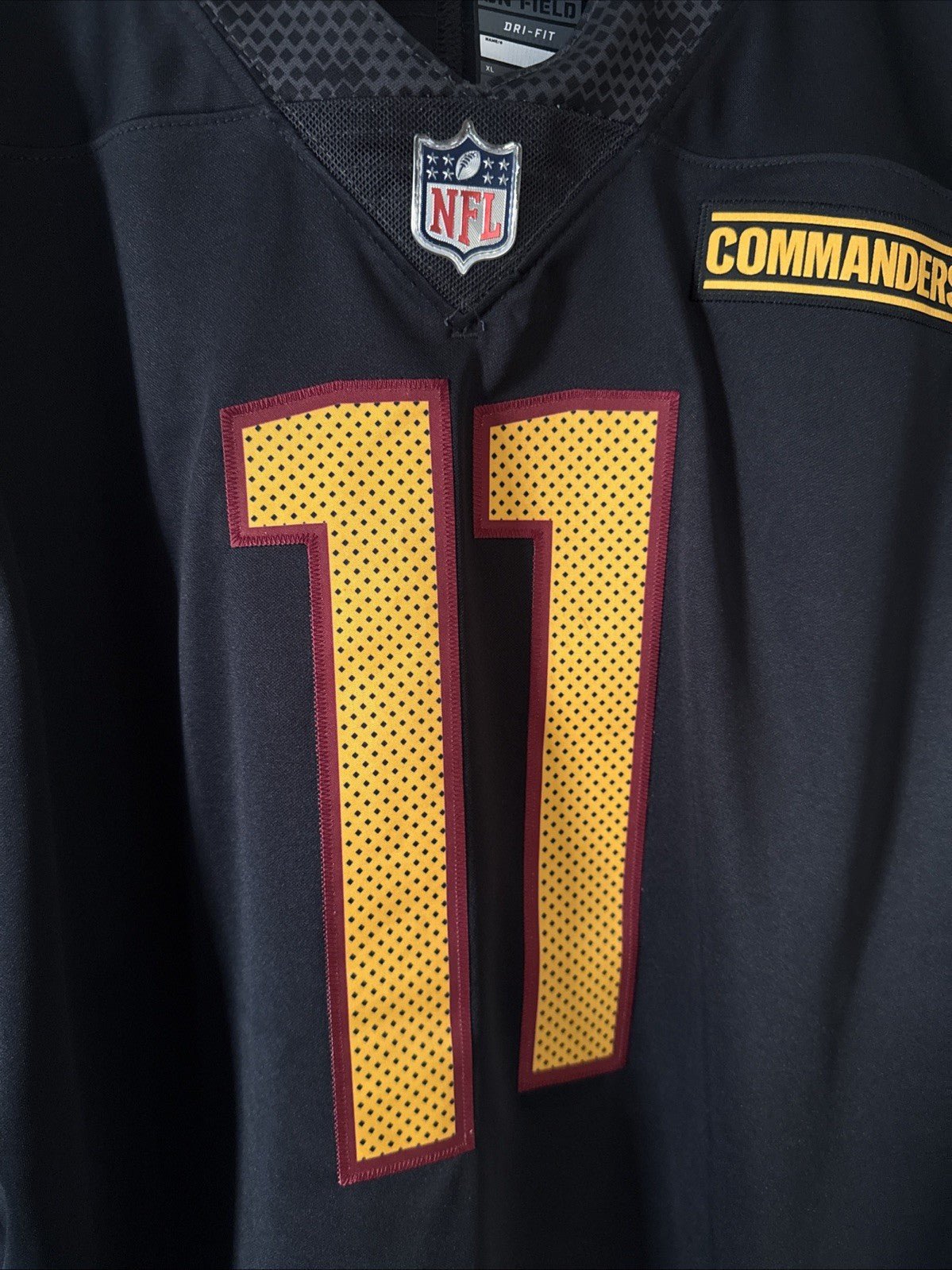 Men’s Carson Wentz 11 Washington Commanders Vapor Lmtd Alt Jersey Sz XL - RARE - Kyle’s Football Cards