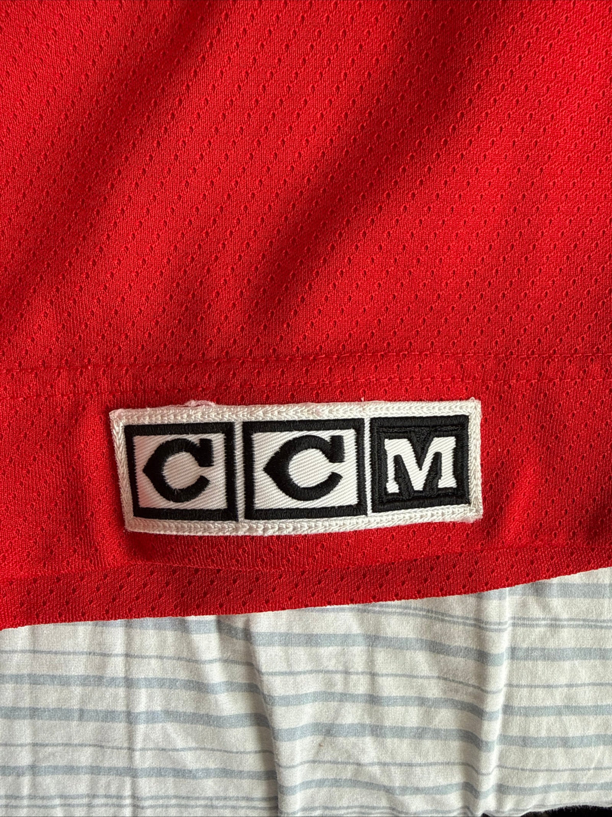 Men’s CCM Chicago Blackhawks NHL Center Ice Practice Jersey Sz XL - Red RARE - Kyle’s Football Cards