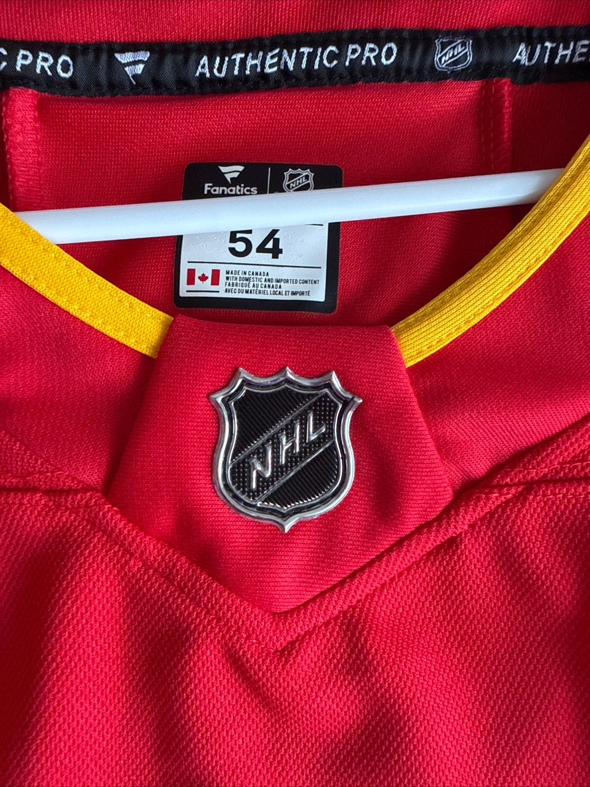 MEN’S FANATICS MIKAEL BACKLUND #11 CALGARY FLAMES HOME NHL JERSEY SZ 54 - RARE - Kyle’s Football Cards