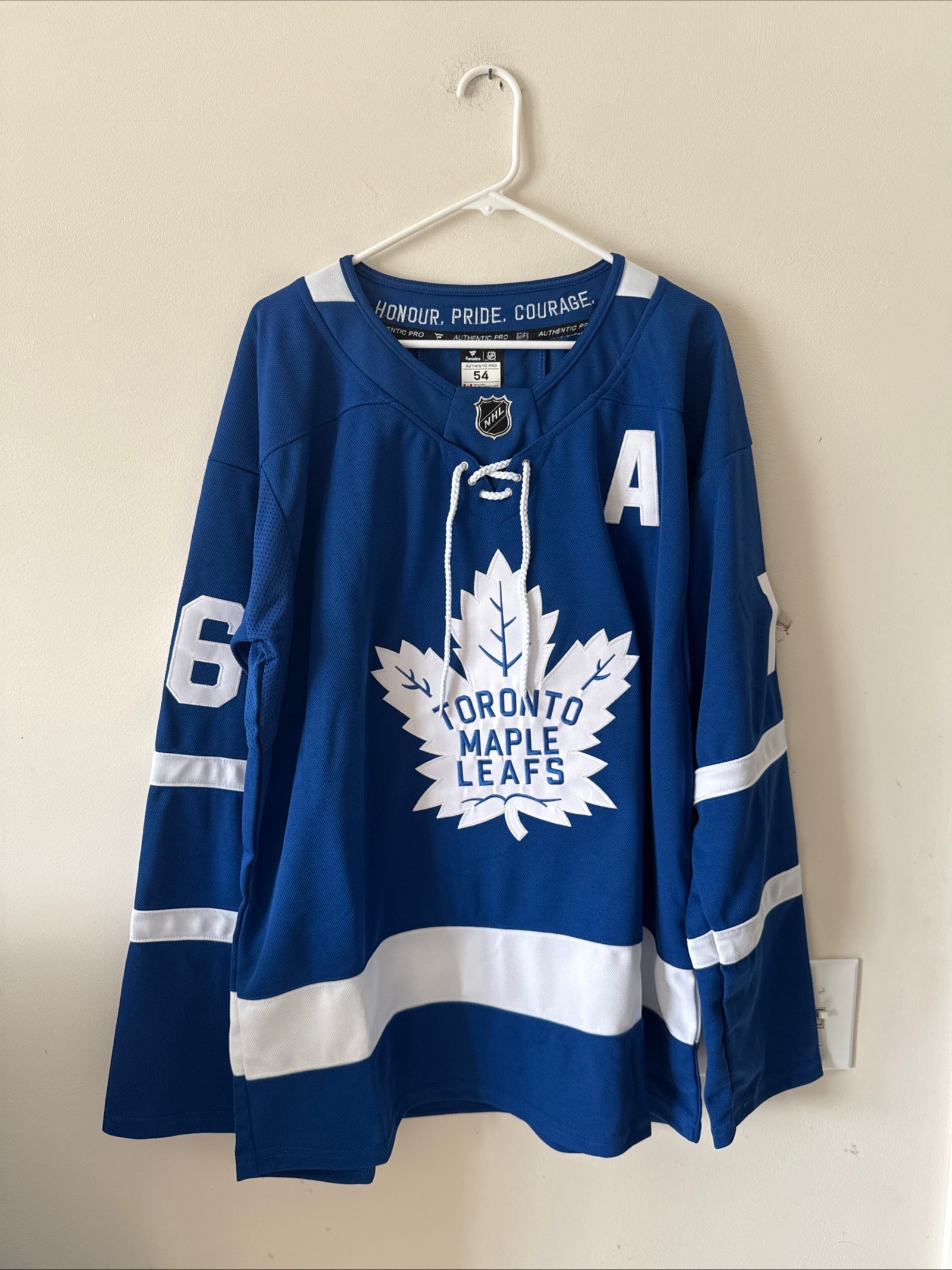 Men’s Fanatics Mitch Marner 16 Toronto Maple Leafs NHL Jersey Sz 54 - Blue RARE - Kyle’s Football Cards