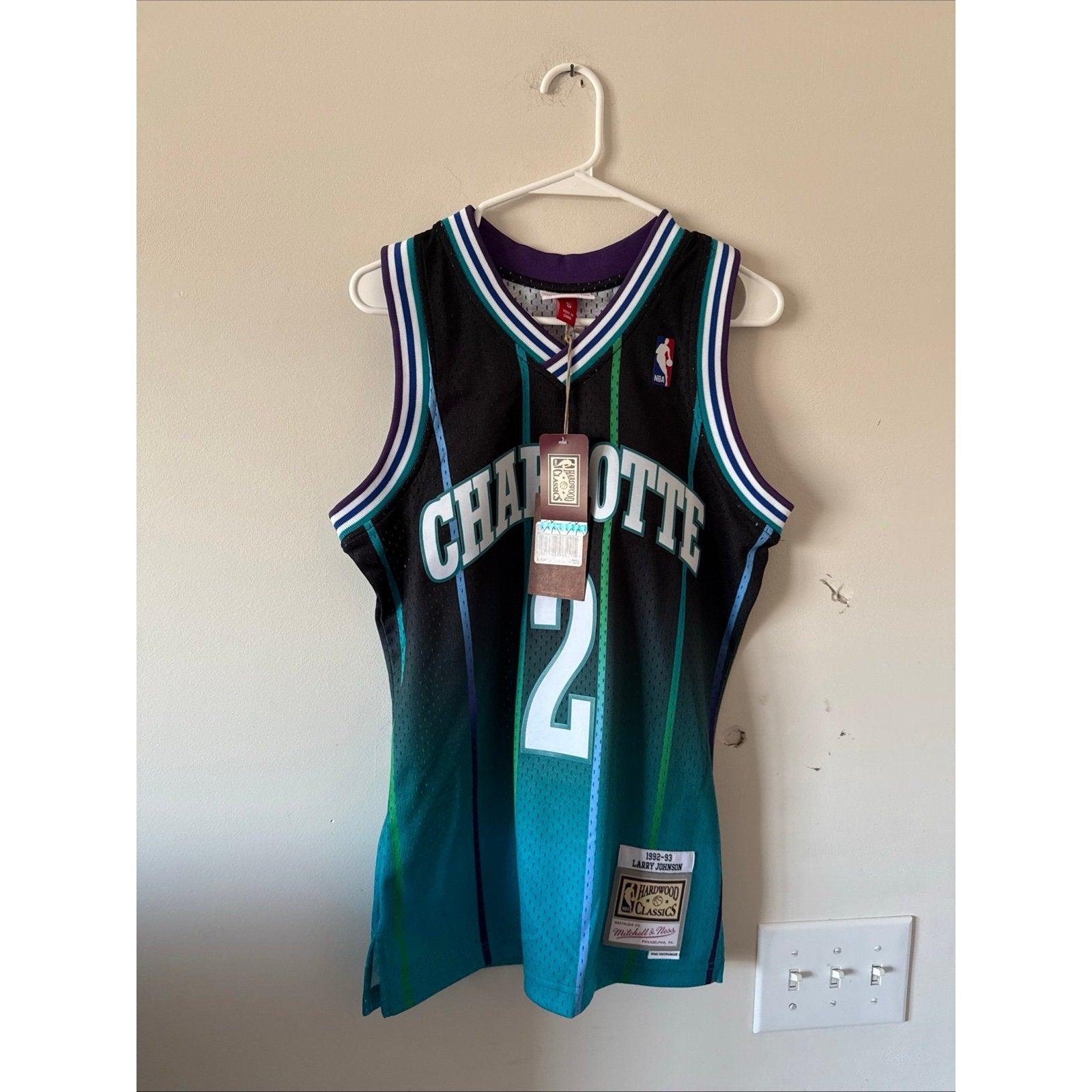Men’s Larry Johnson 2 Charlotte Hornets Fadeaway Swingman Jersey Sz S - NWT - Kyle’s Football Cards