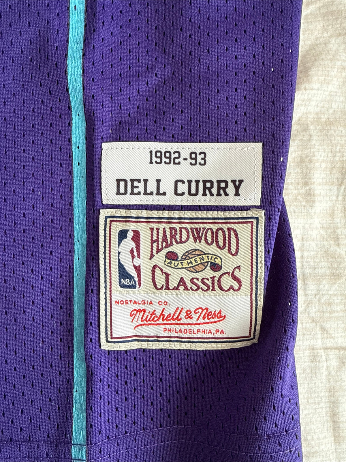 Men's Mitchell & Ness Dell Curry 30 Charlotte Hornets 1992/93 Jersey Sz XL RARE - Kyle’s Football Cards