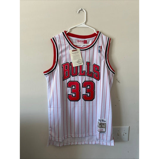 Men’s Mitchell & Ness Scottie Pippen 33 Chicago Bulls 1995 - 96 Jersey Sz 36 NWT - Kyle’s Football Cards