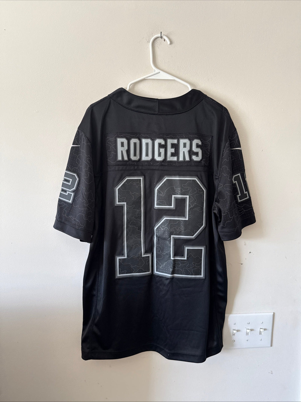 Men's Nike Aaron Rodgers #12 Green Bay Packers RFLCTV Lmtd NFL Jersey Sz L RARE - Kyle’s Football Cards