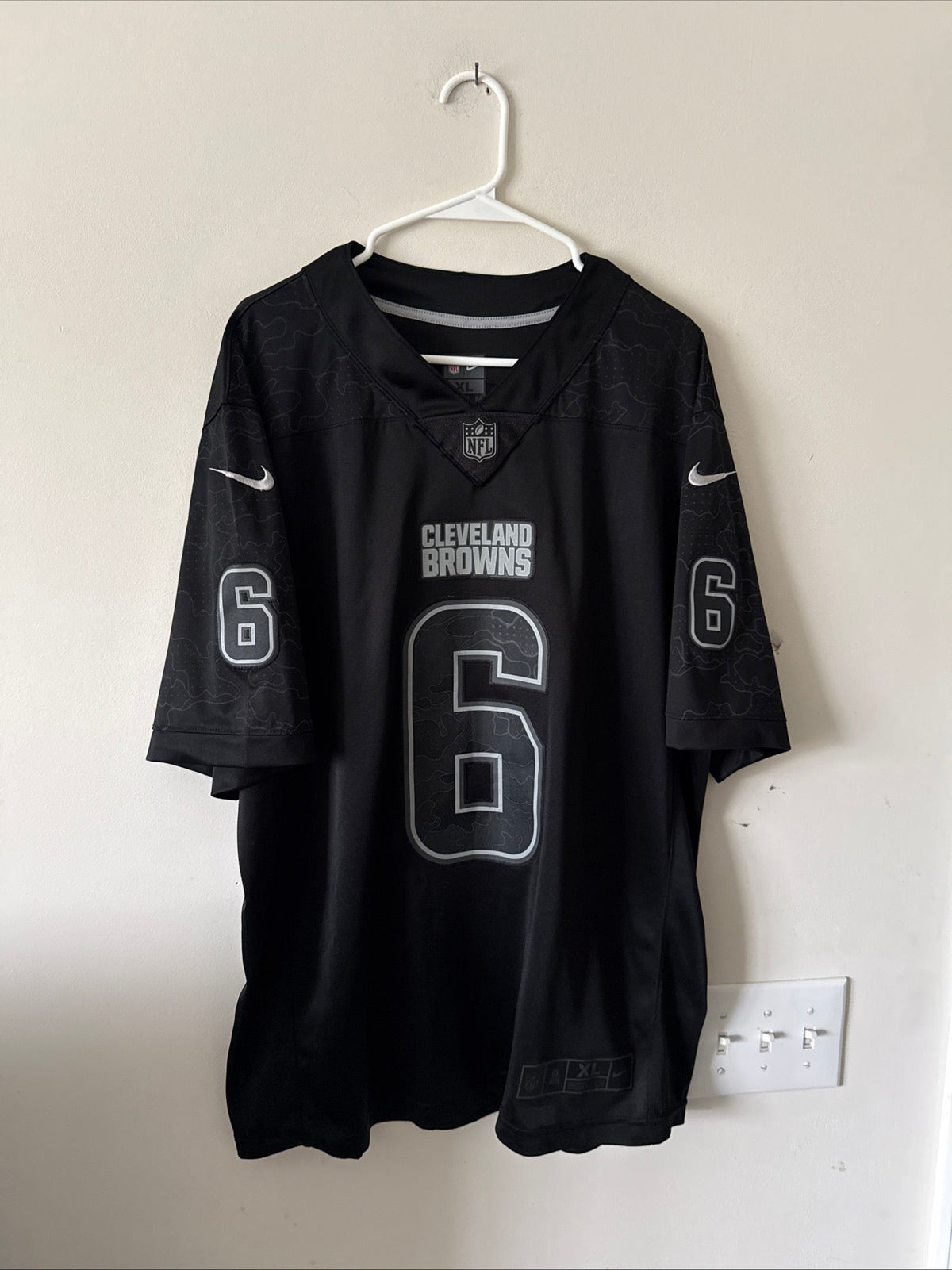 Men’s Nike Baker Mayfield #6 Cleveland Browns RFLCTV Lmtd Jersey Sz XL - RARE - Kyle’s Football Cards