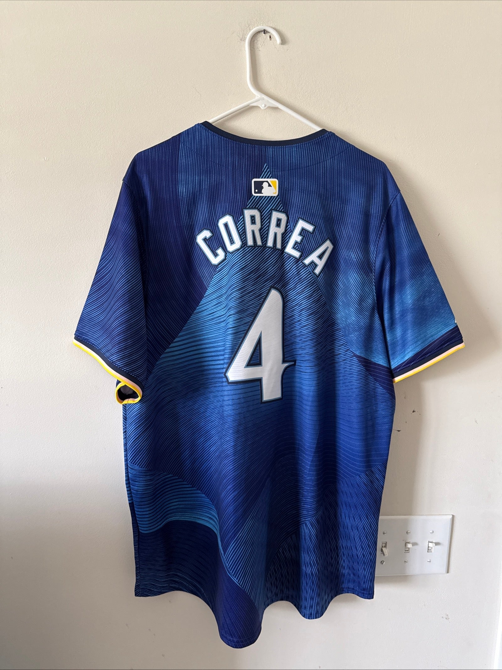 Men’s Nike Carlos Correa 4 Minnesota Twins City Connect MLB Jersey Sz XL - RARE - Kyle’s Football Cards
