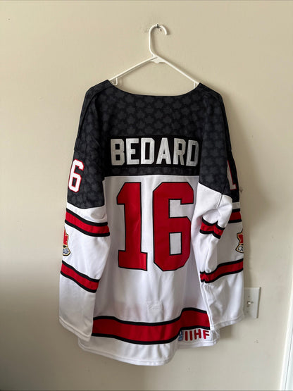 Men's Nike Connor Bedard 16 Team Canada IIHF World Junior Champ Jersey Sz L - RARE - Kyle’s Football Cards