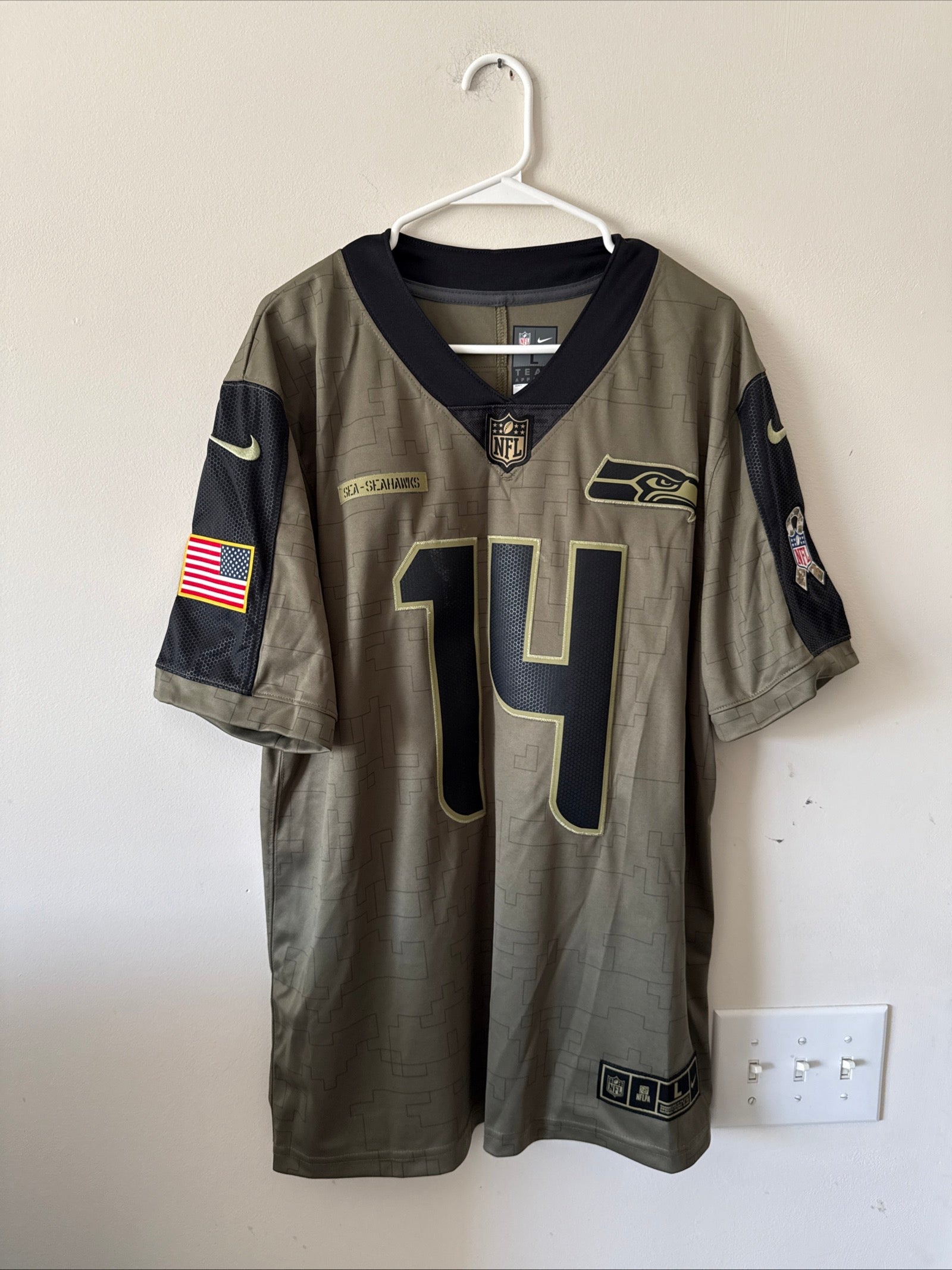 Men’s Nike DK Metcalf 14 Seahawks 2021 Salute To Service Lmtd Jersey Sz L RARE - Kyle’s Football Cards