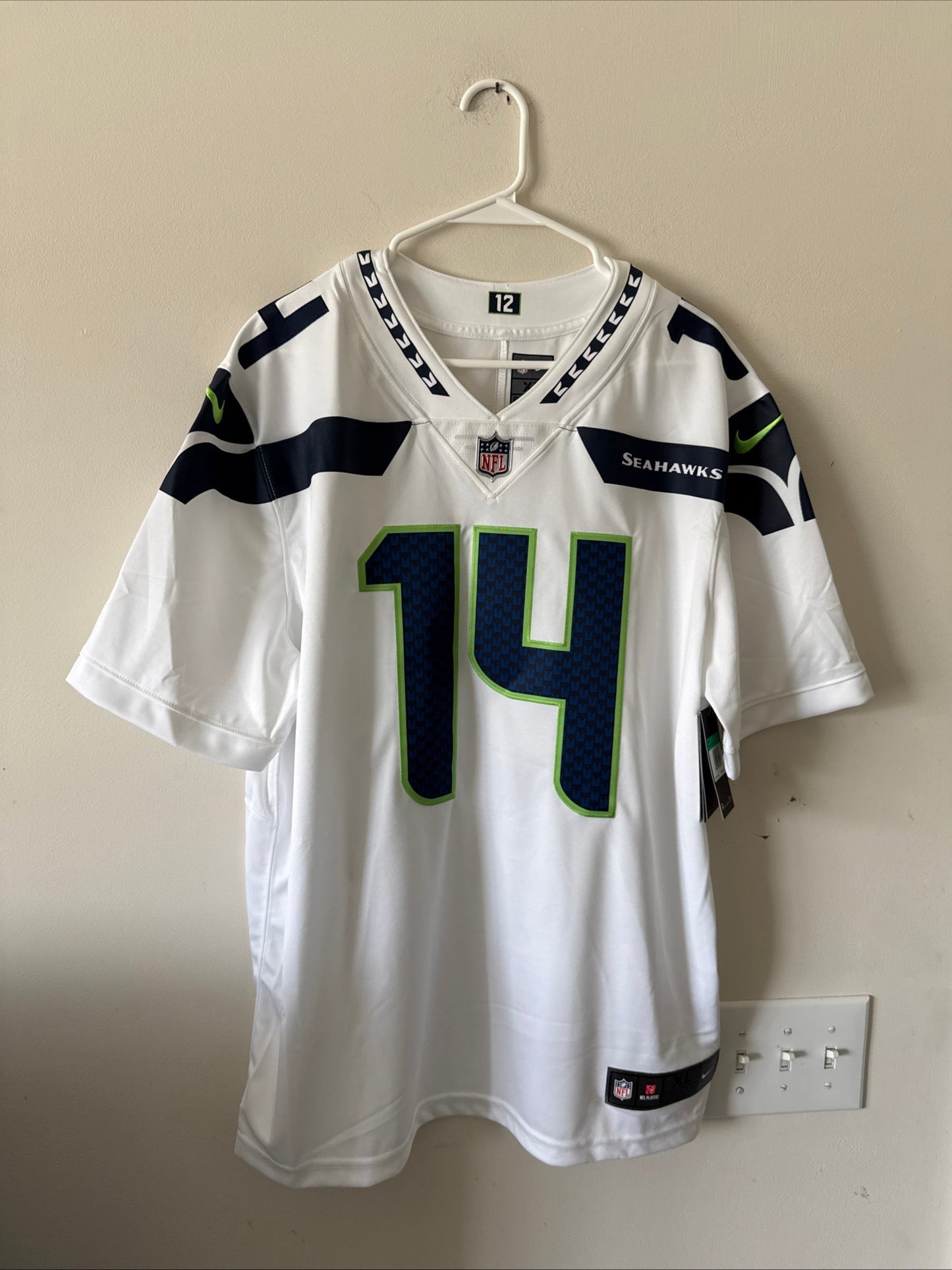 Men's Nike DK Metcalf 14 Seattle Seahawks Vapor Lmtd NFL Jersey Sz XL NWT RARE - Kyle’s Football Cards