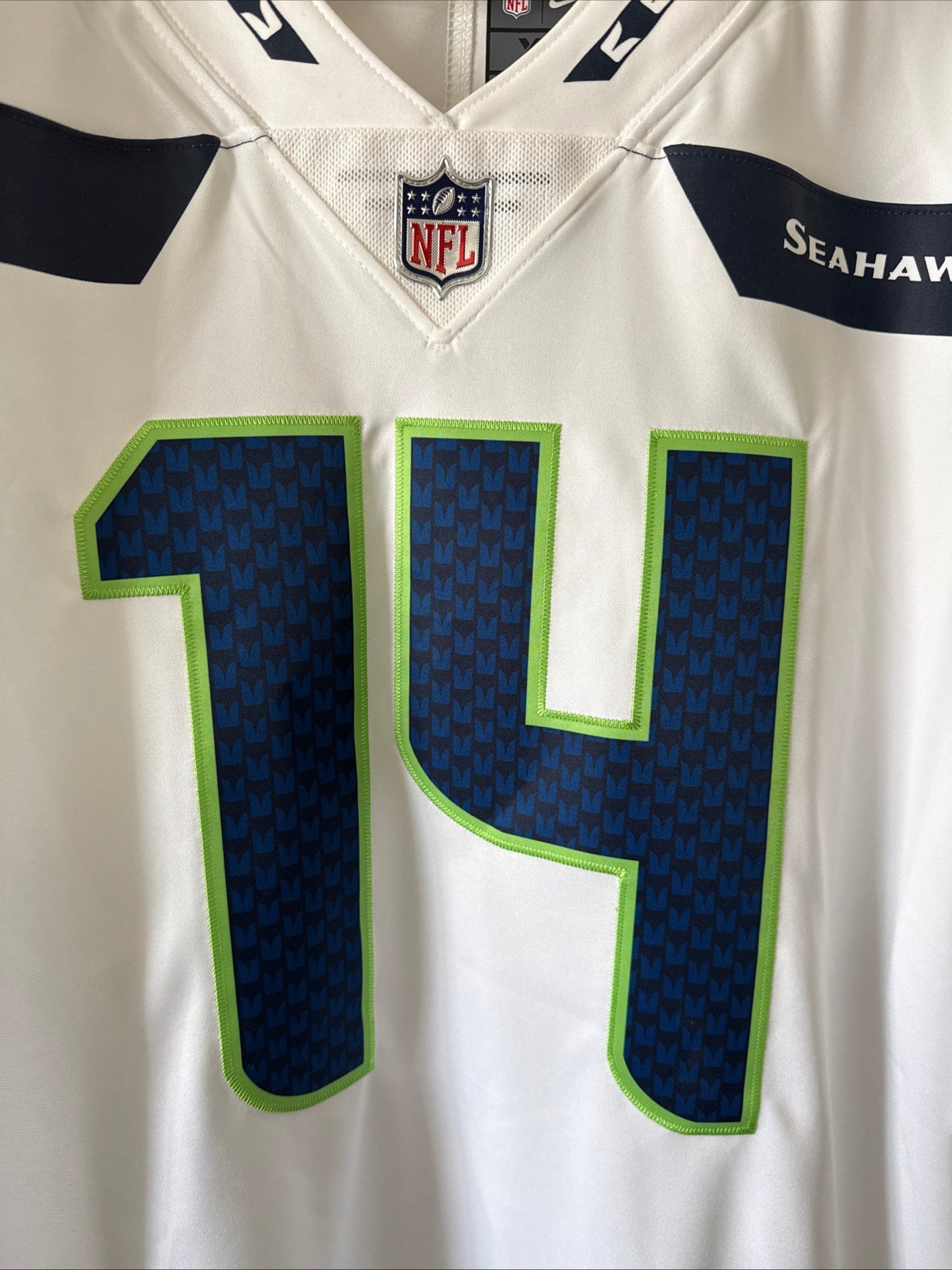 Men's Nike DK Metcalf 14 Seattle Seahawks Vapor Lmtd NFL Jersey Sz XL NWT RARE - Kyle’s Football Cards