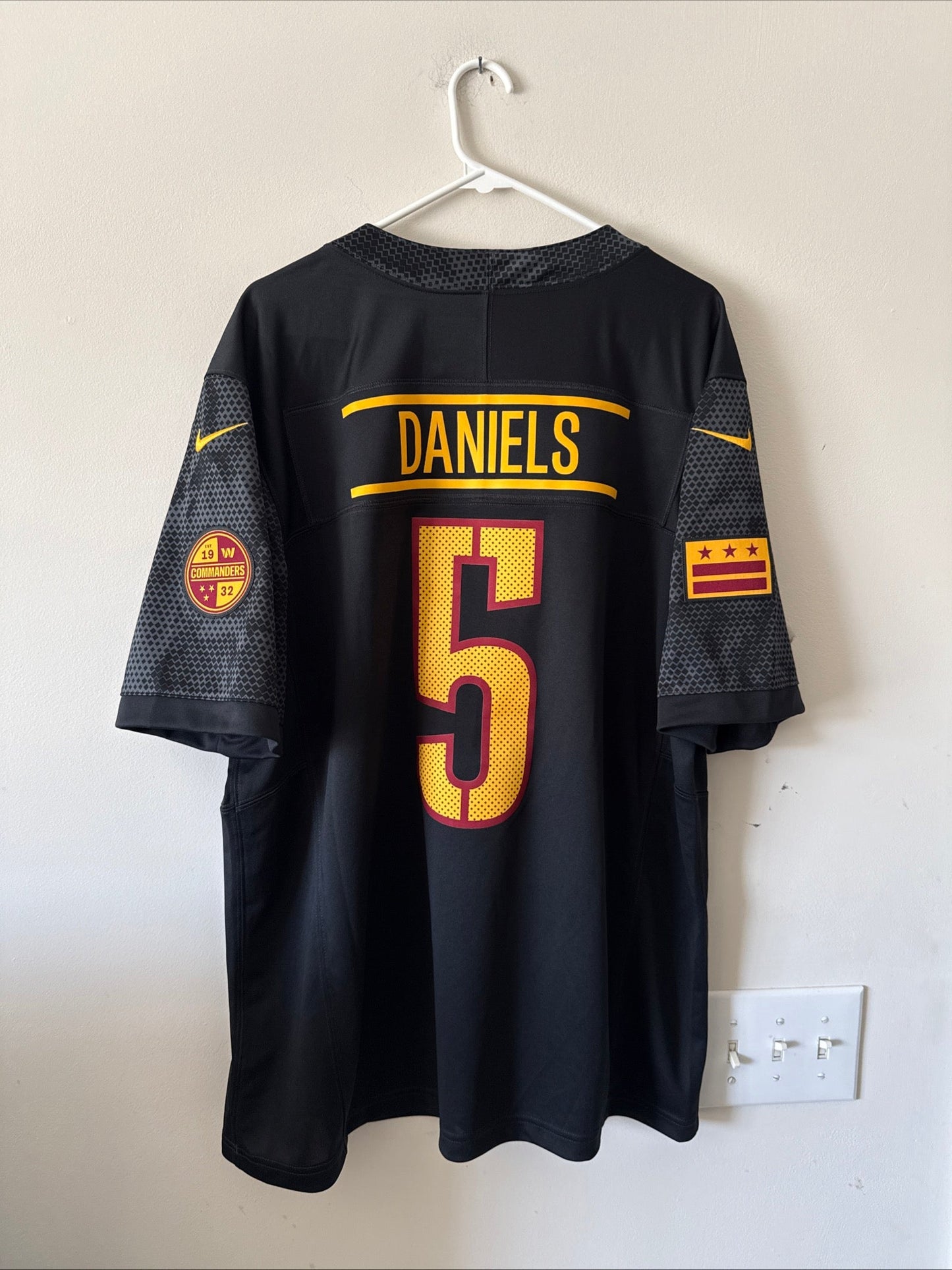 Men's Nike Jayden Daniels 5 Washington Commanders Alt Vapor Lmtd Jersey Sz XL - Kyle’s Football Cards