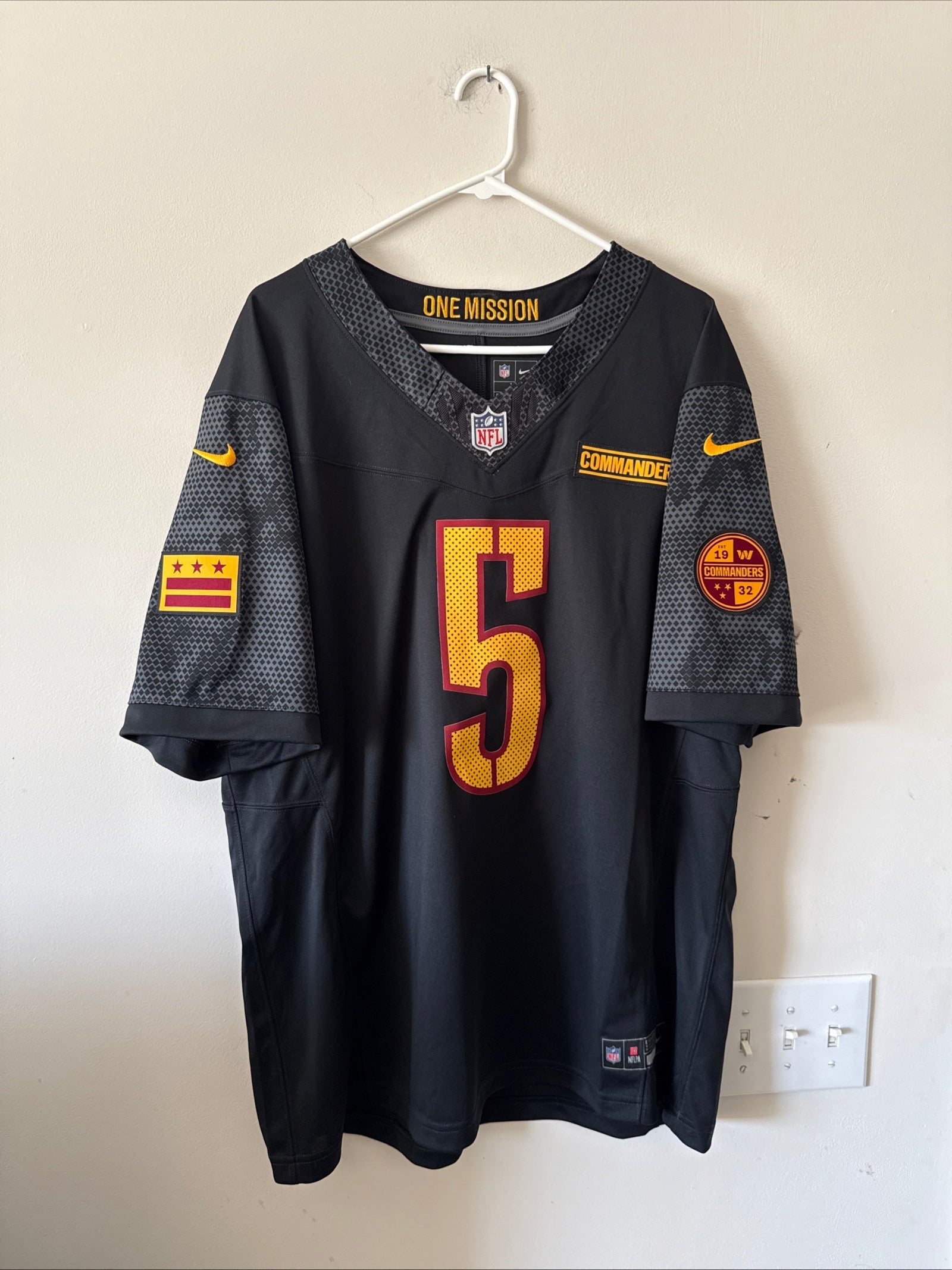 Men's Nike Jayden Daniels 5 Washington Commanders Alt Vapor Lmtd Jersey Sz XL - Kyle’s Football Cards