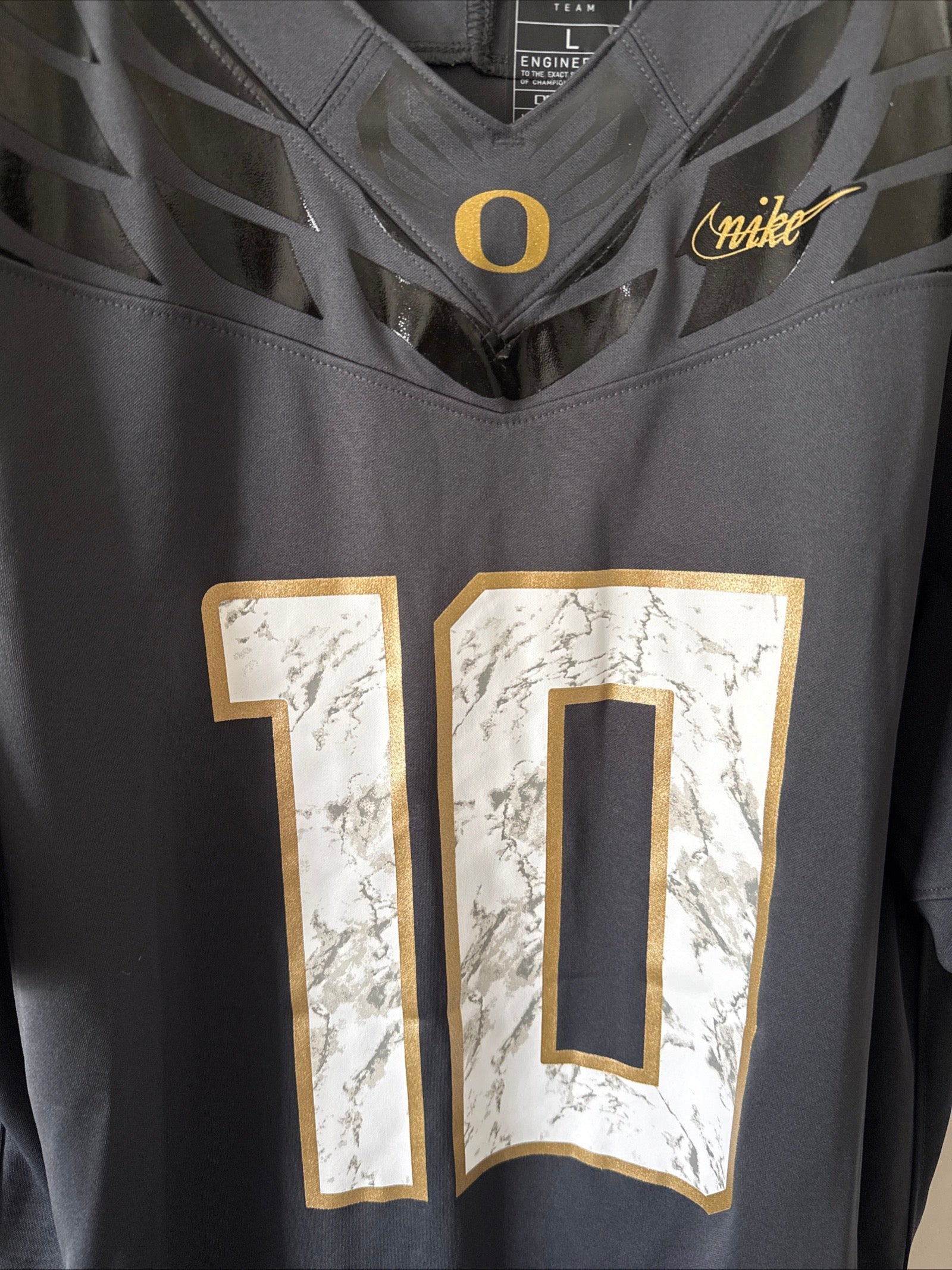 Men's Nike Justin Herbert 10 Oregon Ducks Shoe Duck Anthracite Jersey Sz L RARE - Kyle’s Football Cards
