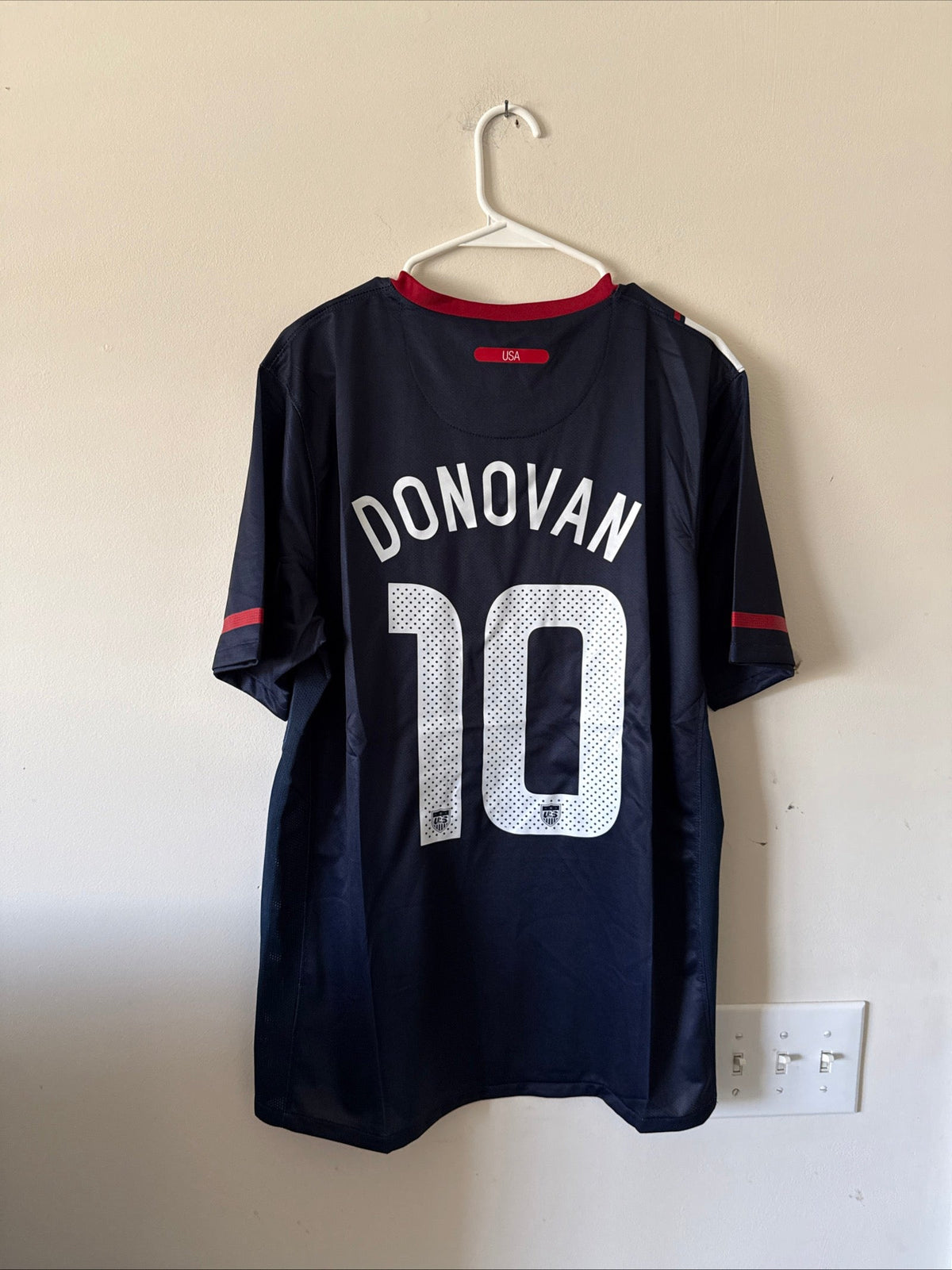 Men’s Nike Landon Donovan 10 USMNT 2010 World Cup Soccer Jersey Sz L - NWT RARE - Kyle’s Football Cards