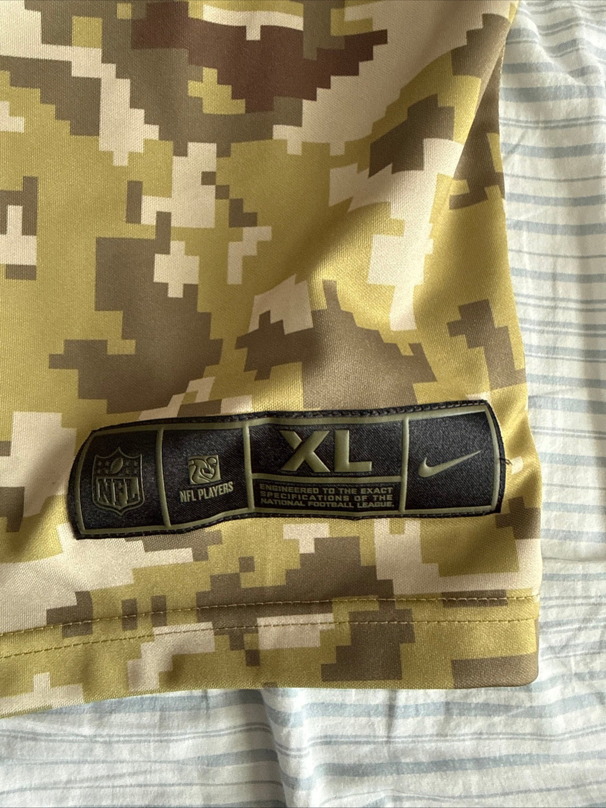 Men’s Nike Luke Kuechly 59 Panthers Salute To Service NFL Jersey Sz XL - RARE - Kyle’s Football Cards