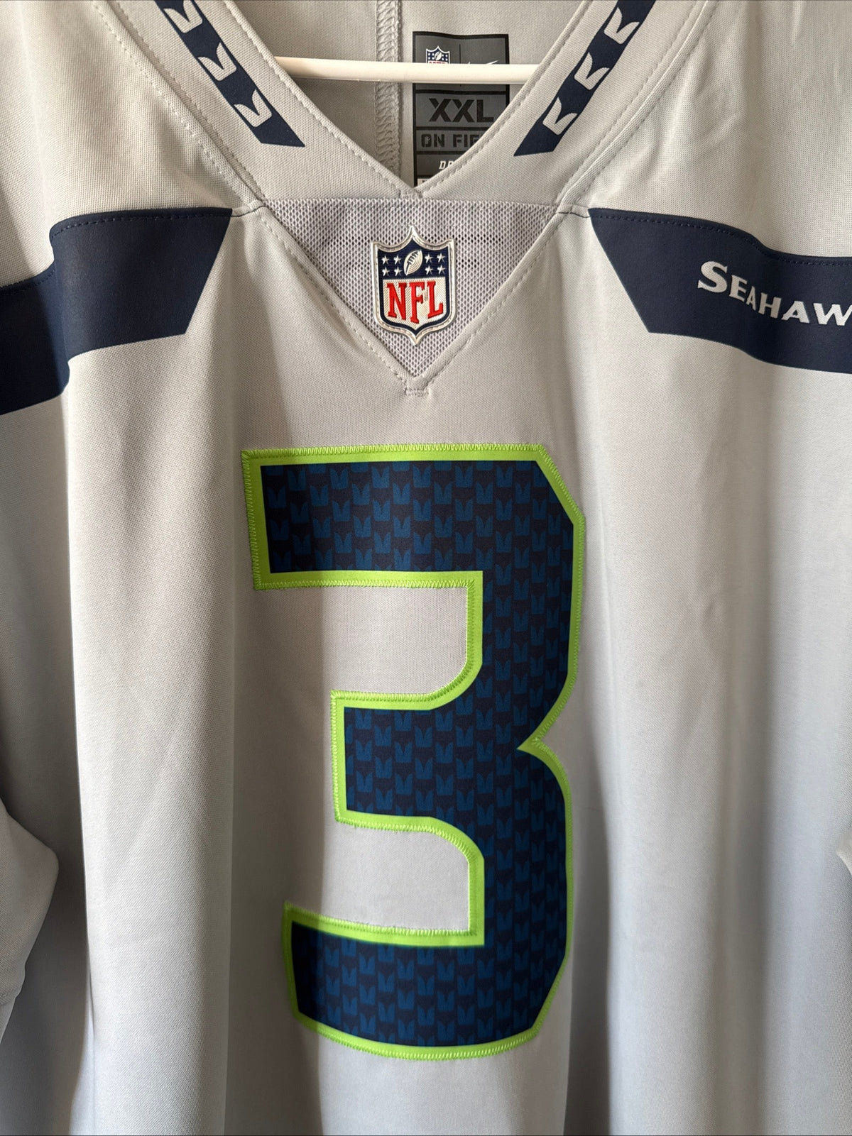 Men’s Nike Russell Wilson #3 Seattle Seahawks Vapor Lmtd Jersey Sz 2XL Grey RARE - Kyle’s Football Cards
