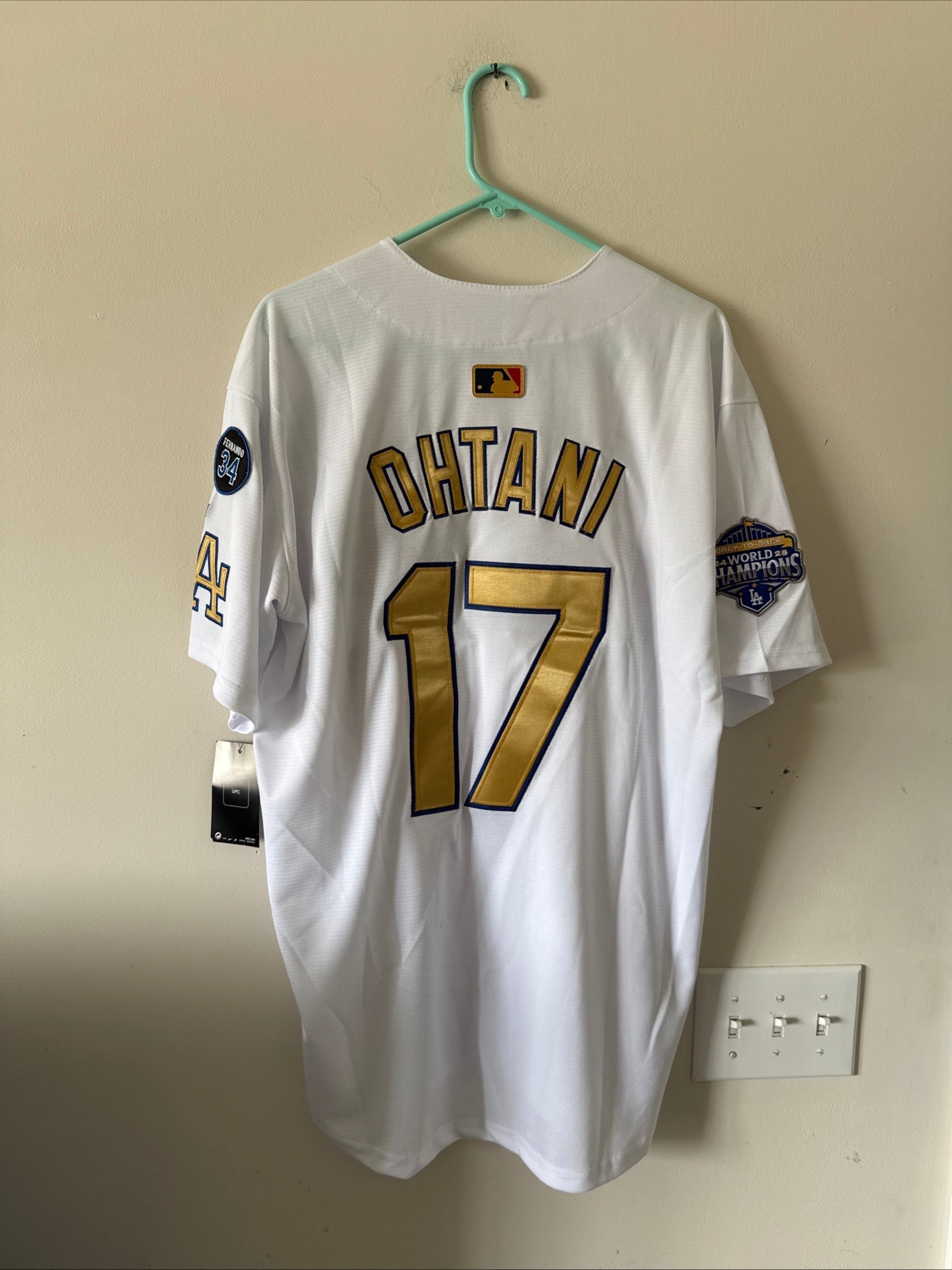 Men’s Nike Shohei Ohtani 17 LA Dodgers 2025 Gold Collection Limited Jersey Sz L - Kyle’s Football Cards
