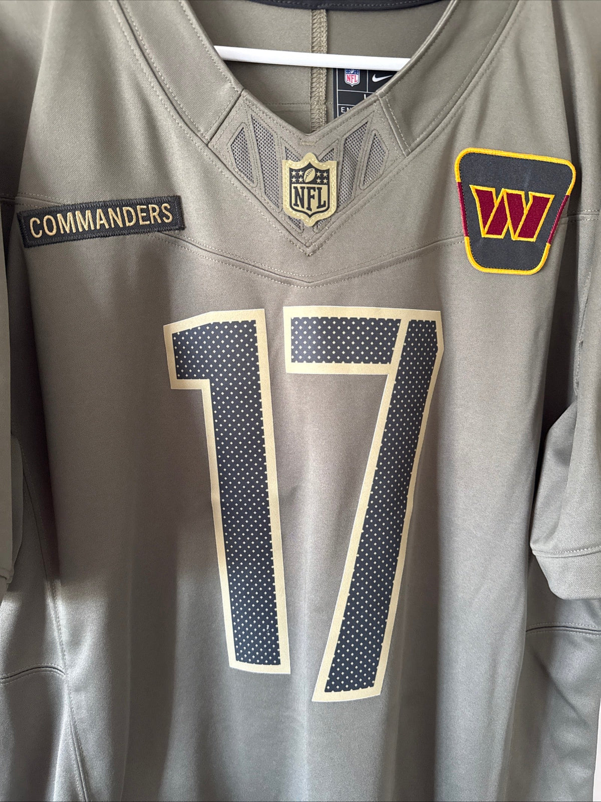 Men’s Nike Terry McLaurin 17 Commanders Salute to Service NFL Jersey Sz L RARE - Kyle’s Football Cards