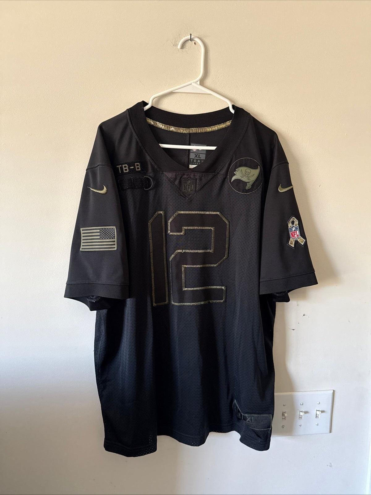 Men's Nike Tom Brady #12 TB Buccaneers Salute To Service Lmtd Jersey Sz XL RARE - Kyle’s Football Cards