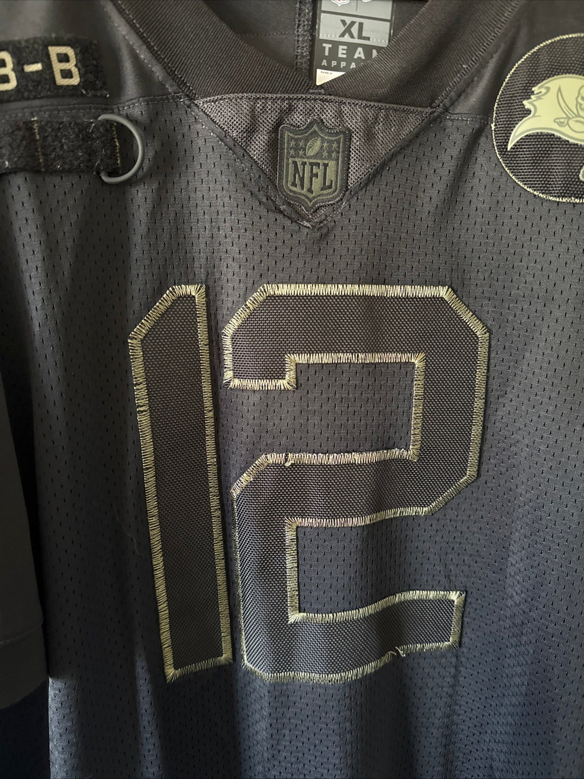Men's Nike Tom Brady #12 TB Buccaneers Salute To Service Lmtd Jersey Sz XL RARE - Kyle’s Football Cards