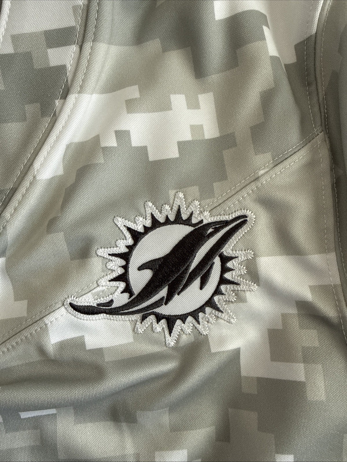 Men’s Nike Tua Tagovailoa 1 Miami Dolphins Salute to Service Vapor Jersey Sz L - Kyle’s Football Cards