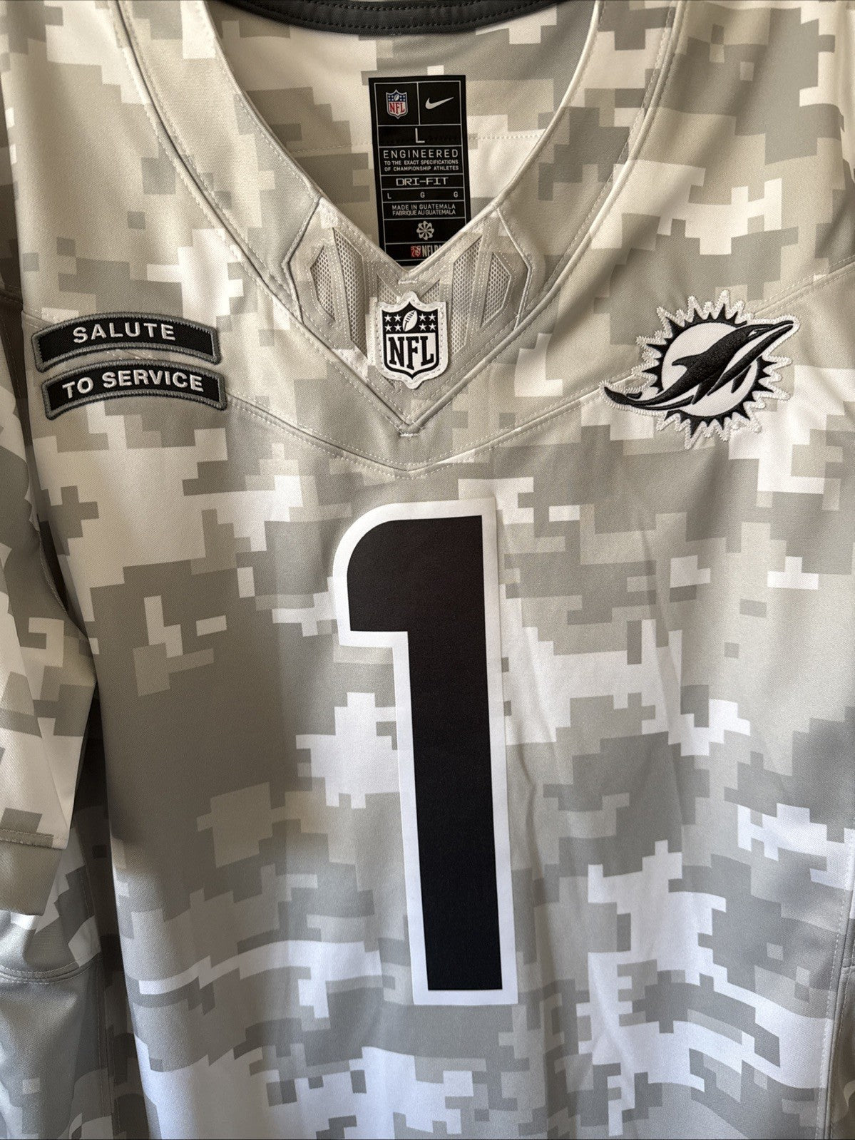Men’s Nike Tua Tagovailoa 1 Miami Dolphins Salute to Service Vapor Jersey Sz L - Kyle’s Football Cards
