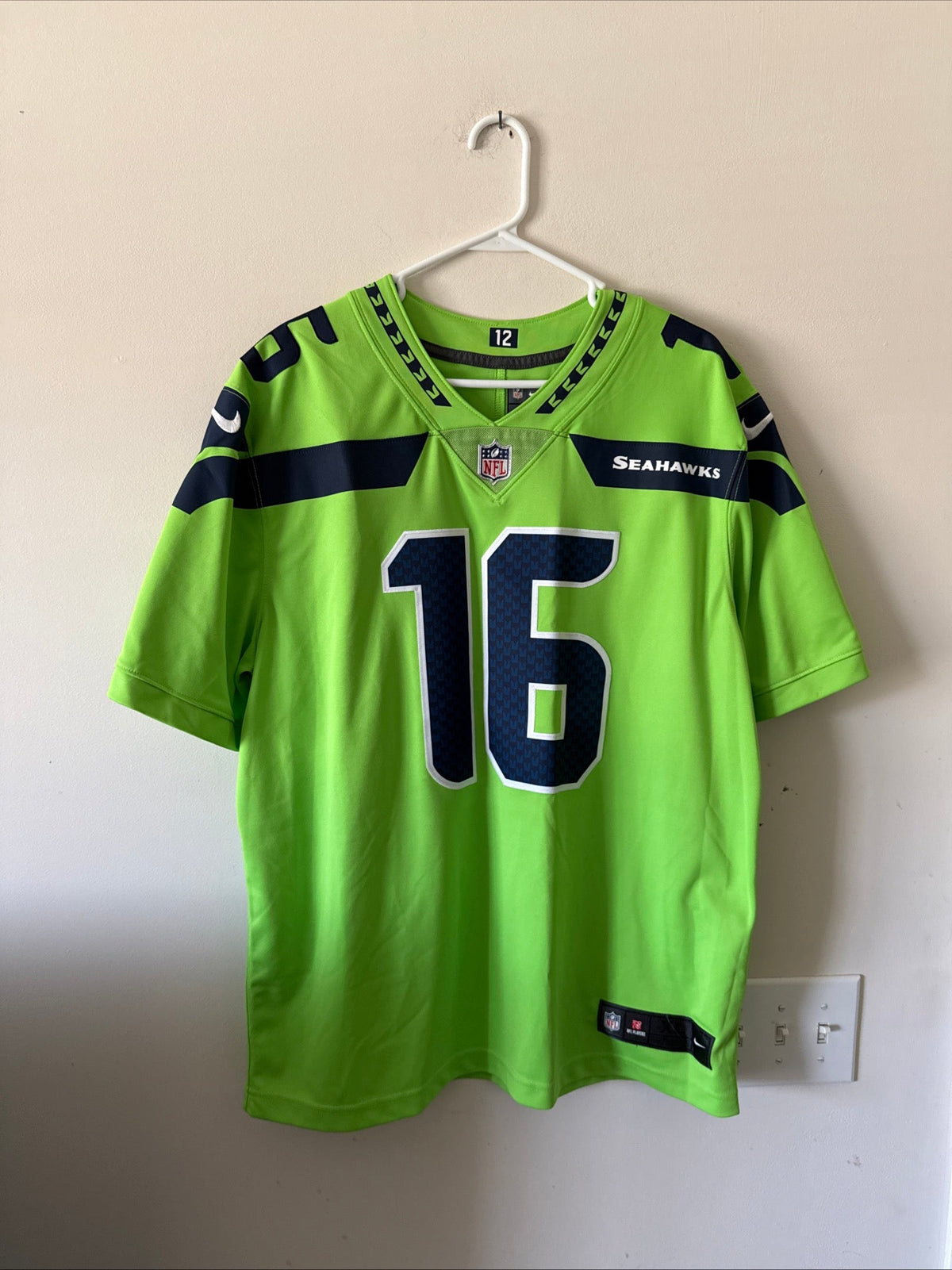 Men's Nike Tyler Lockett 16 Seattle Seahawks Vapor Lmtd Color Rush Jersey Sz XL - Kyle’s Football Cards