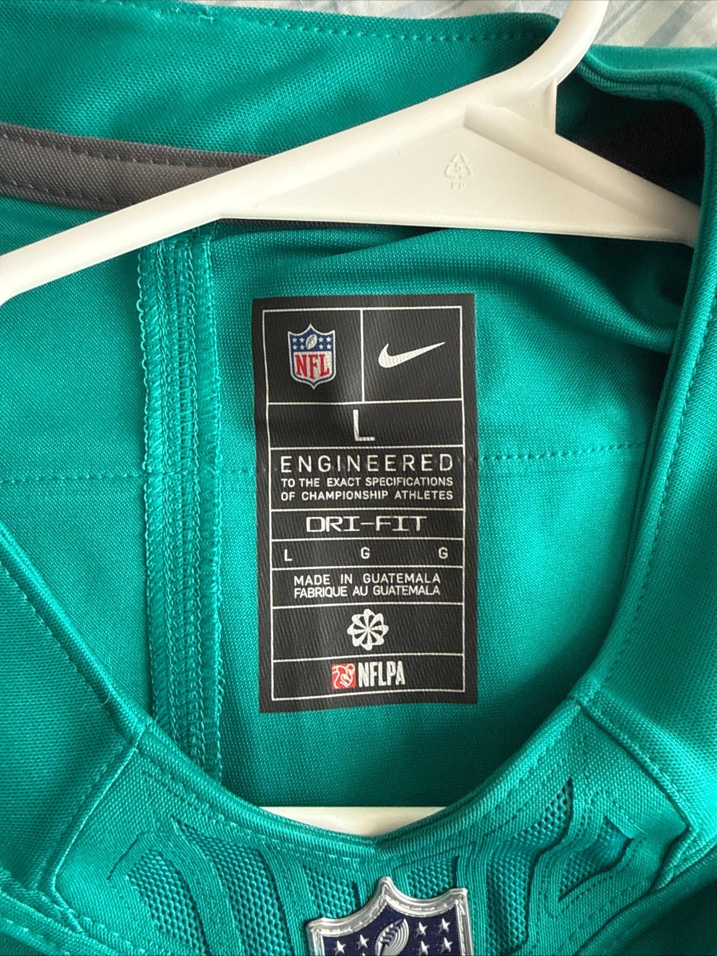 Men’s Nike Tyreek Hill 10 Miami Dolphins Alt Vapor Lmtd NFL Jersey Sz L - RARE - Kyle’s Football Cards