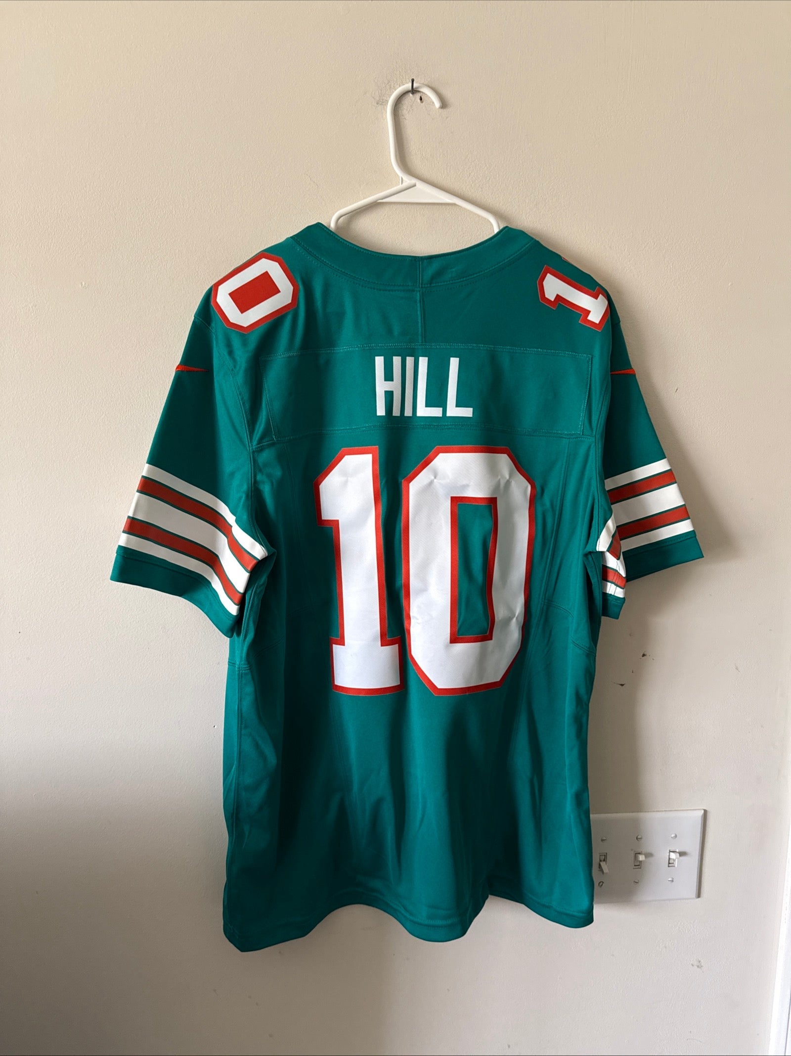 Men’s Nike Tyreek Hill 10 Miami Dolphins Alt Vapor Lmtd NFL Jersey Sz L - RARE - Kyle’s Football Cards
