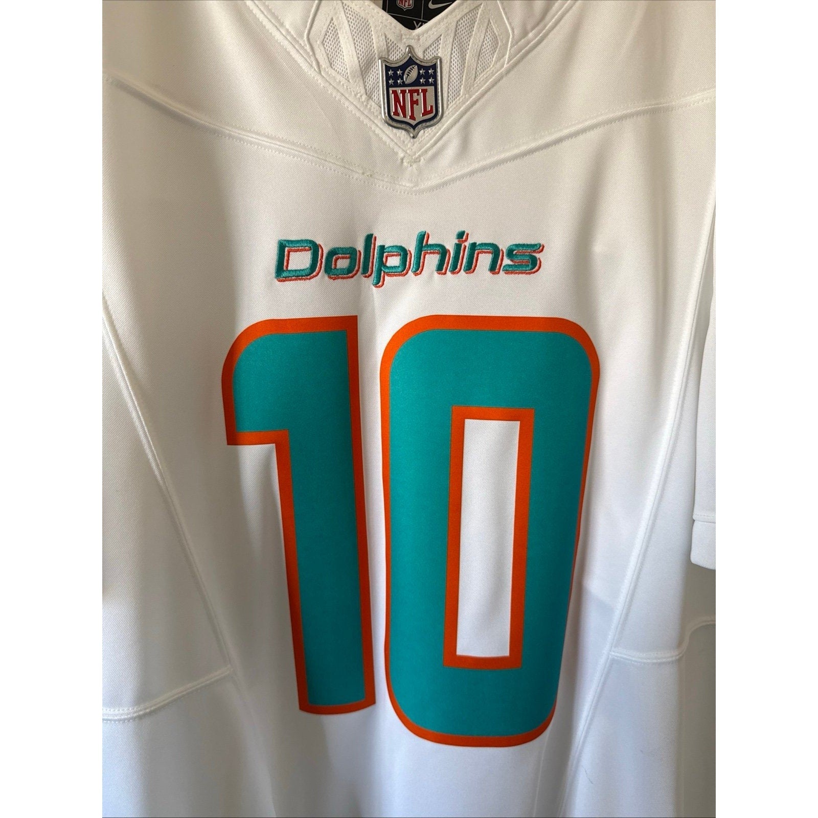 Men’s Nike Tyreek Hill 10 Miami Dolphins Vapor Lmtd NFL Jersey Sz XL - White - Kyle’s Football Cards