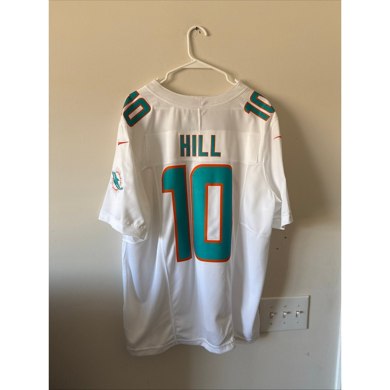 Men’s Nike Tyreek Hill 10 Miami Dolphins Vapor Lmtd NFL Jersey Sz XL - White - Kyle’s Football Cards